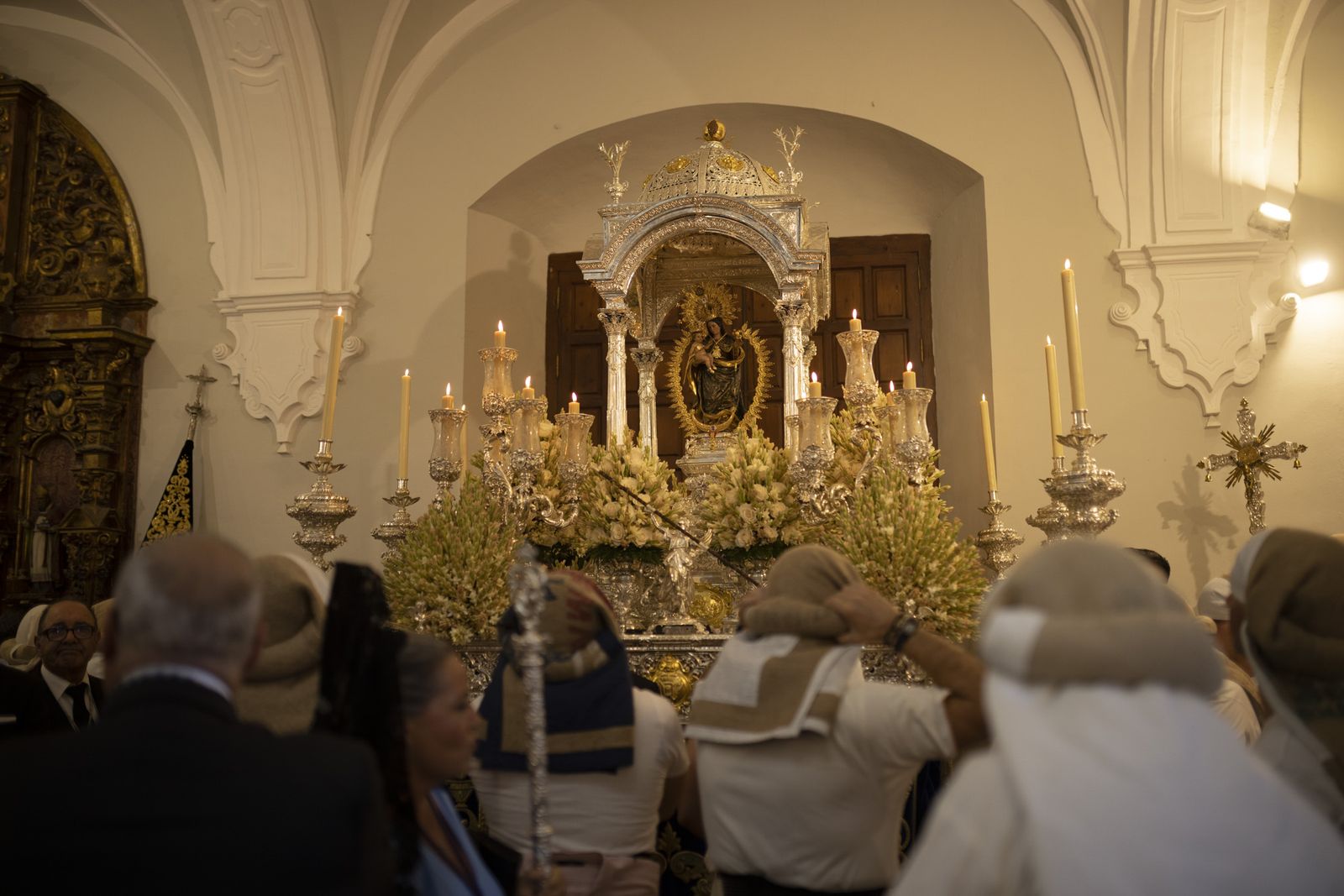 Imágenes de la procesión de la Virgen de la Cinta por el centro de la ciudad
