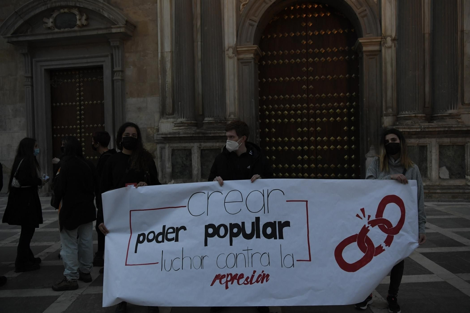 Fotos: disturbios y altercados entre manifestantes y la Policía en Granada