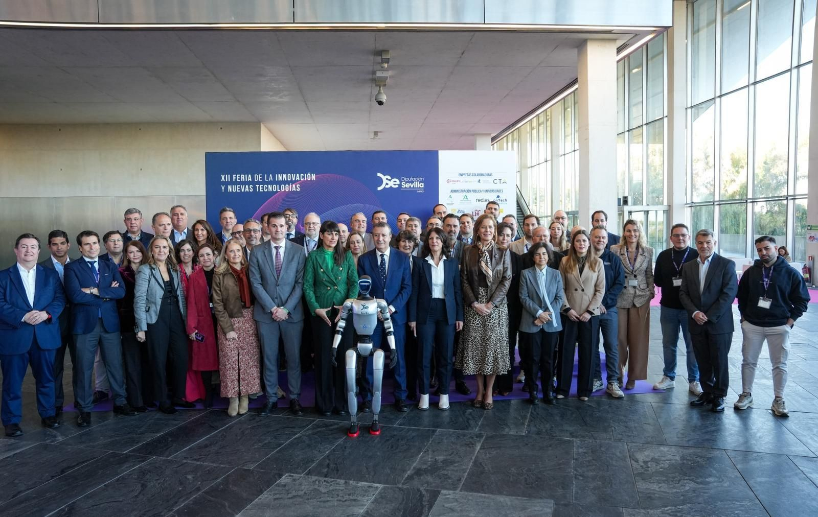 Foto de familia en la inauguración de InproInnova.