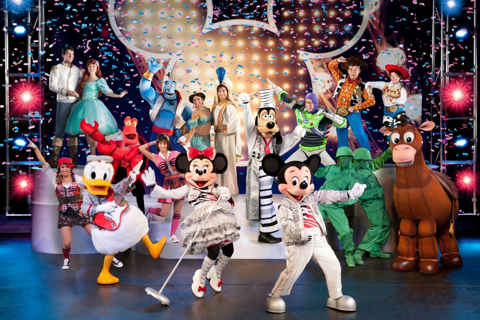 Un musical con los personajes Disney bailando a ritmo de Rock