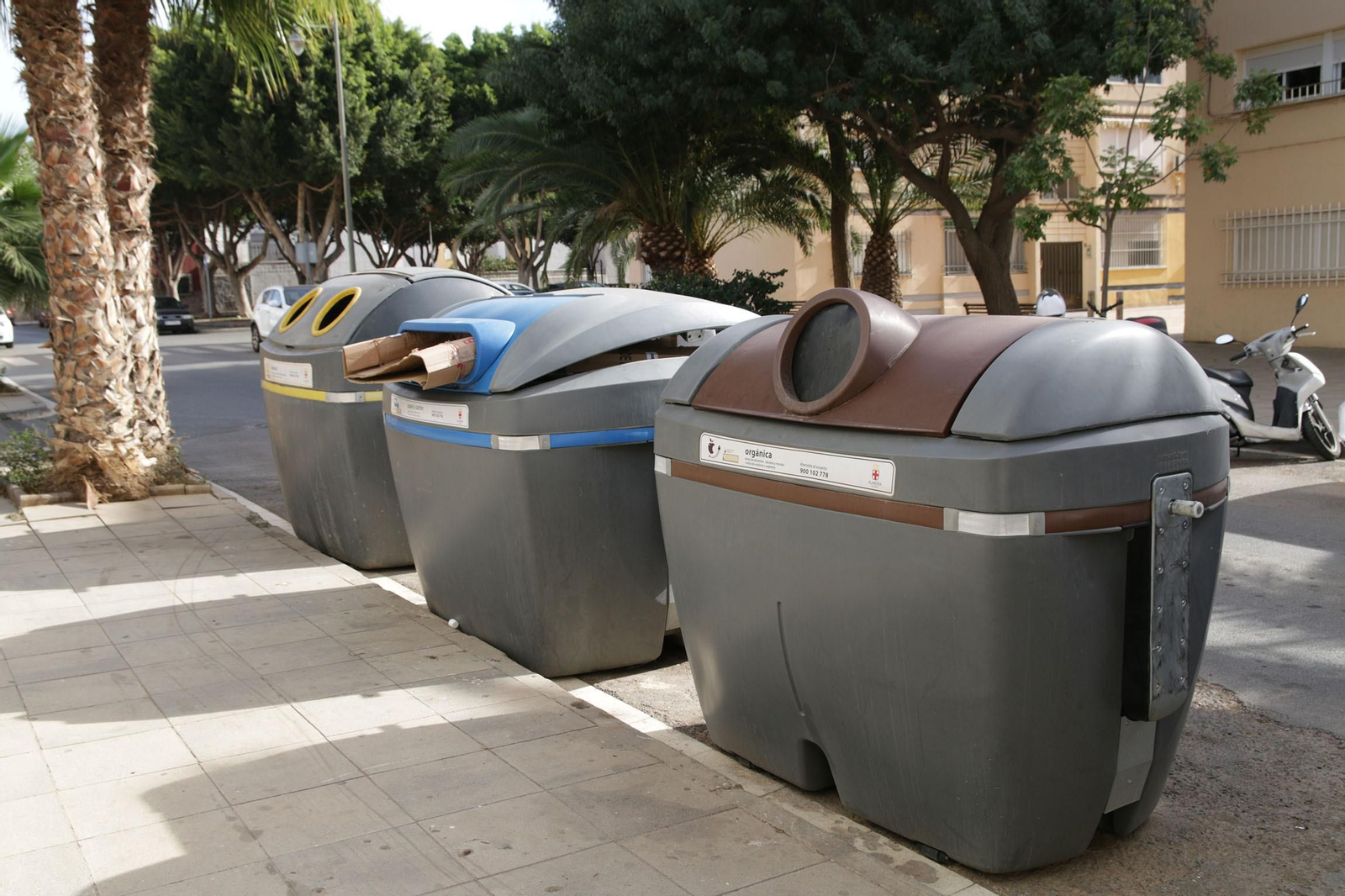 Contenedor marrón en Almería