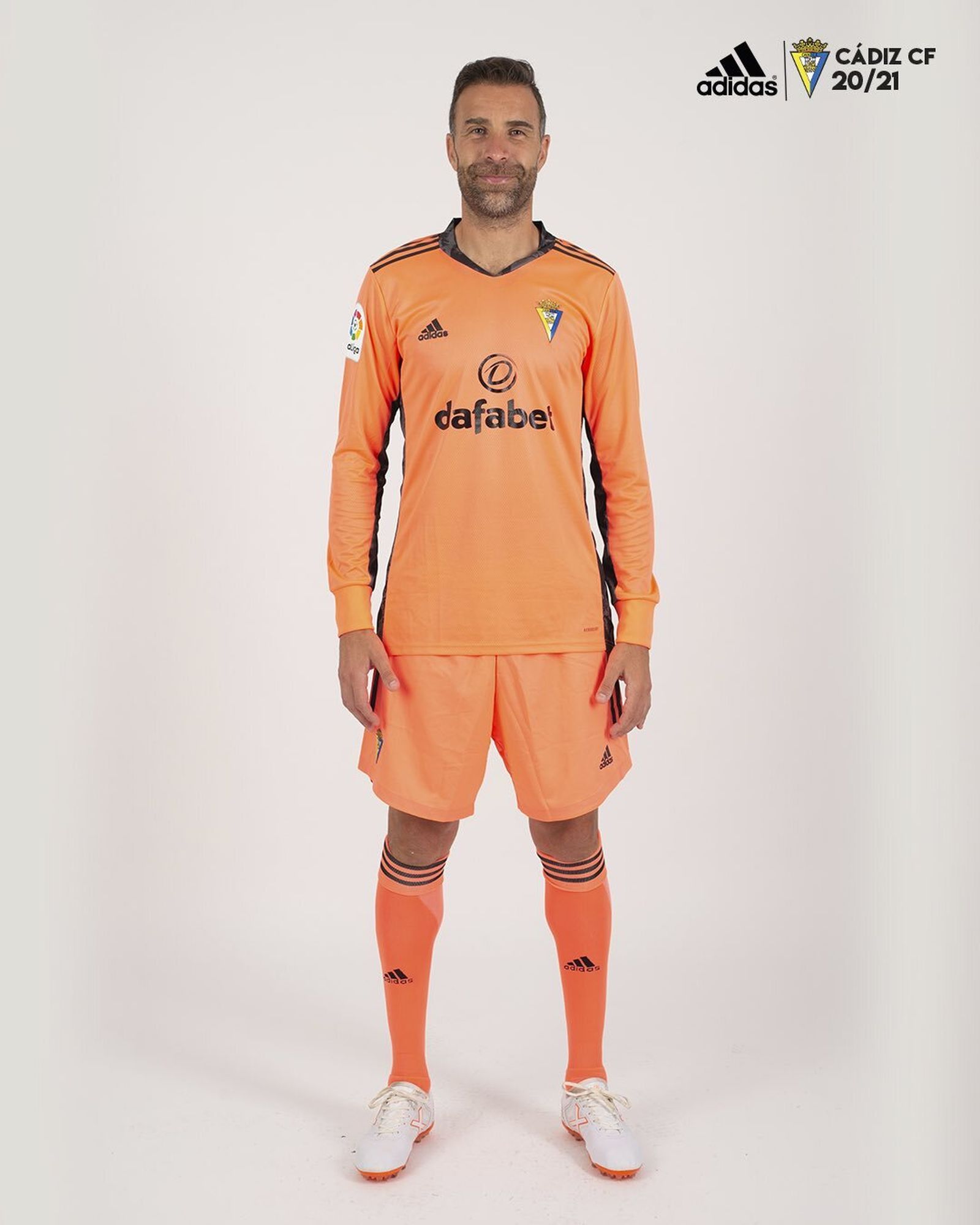 Primera equipación de porteros.