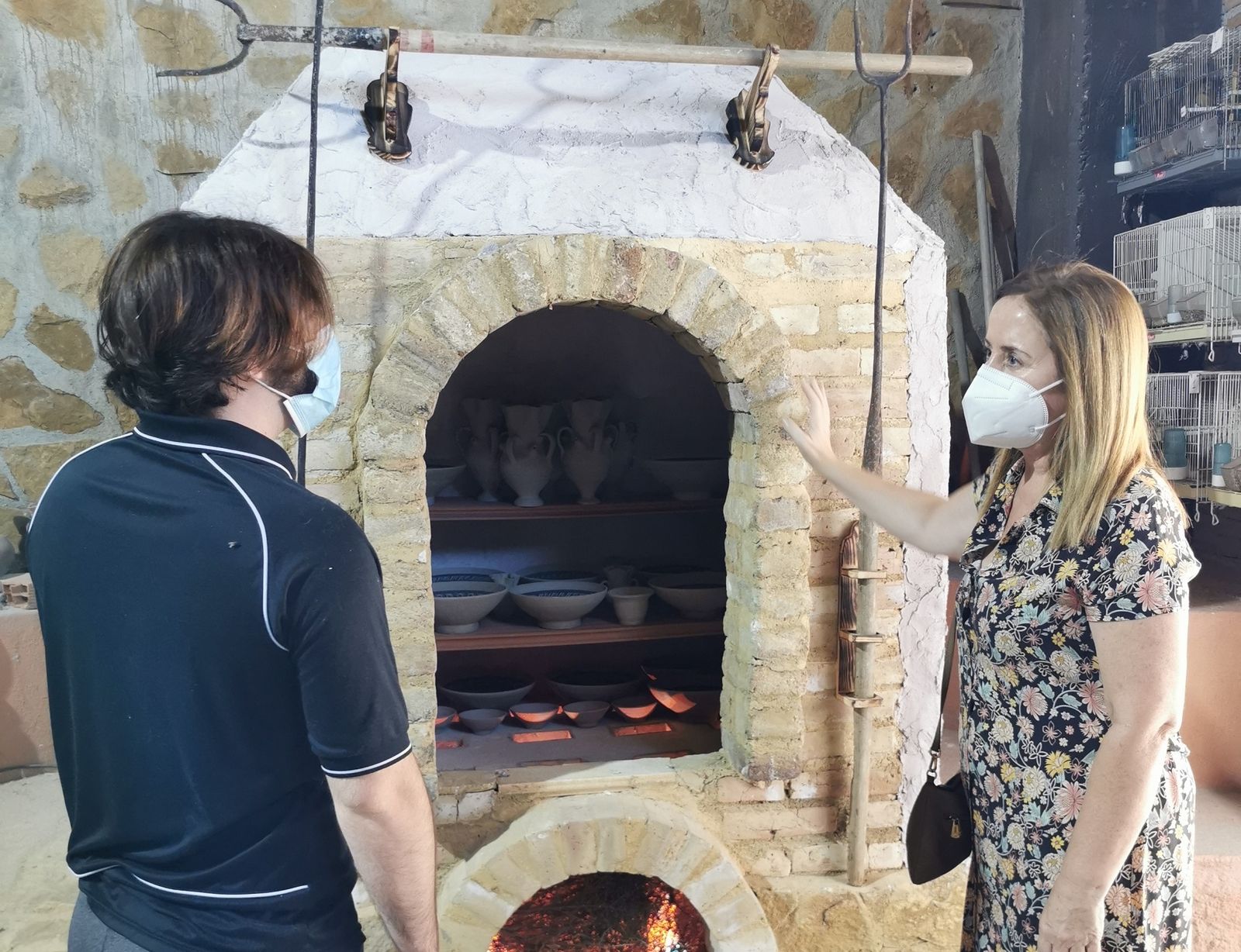 El museo taller de alfarería tradicional de Vera se renueva con un nuevo horno tradicional