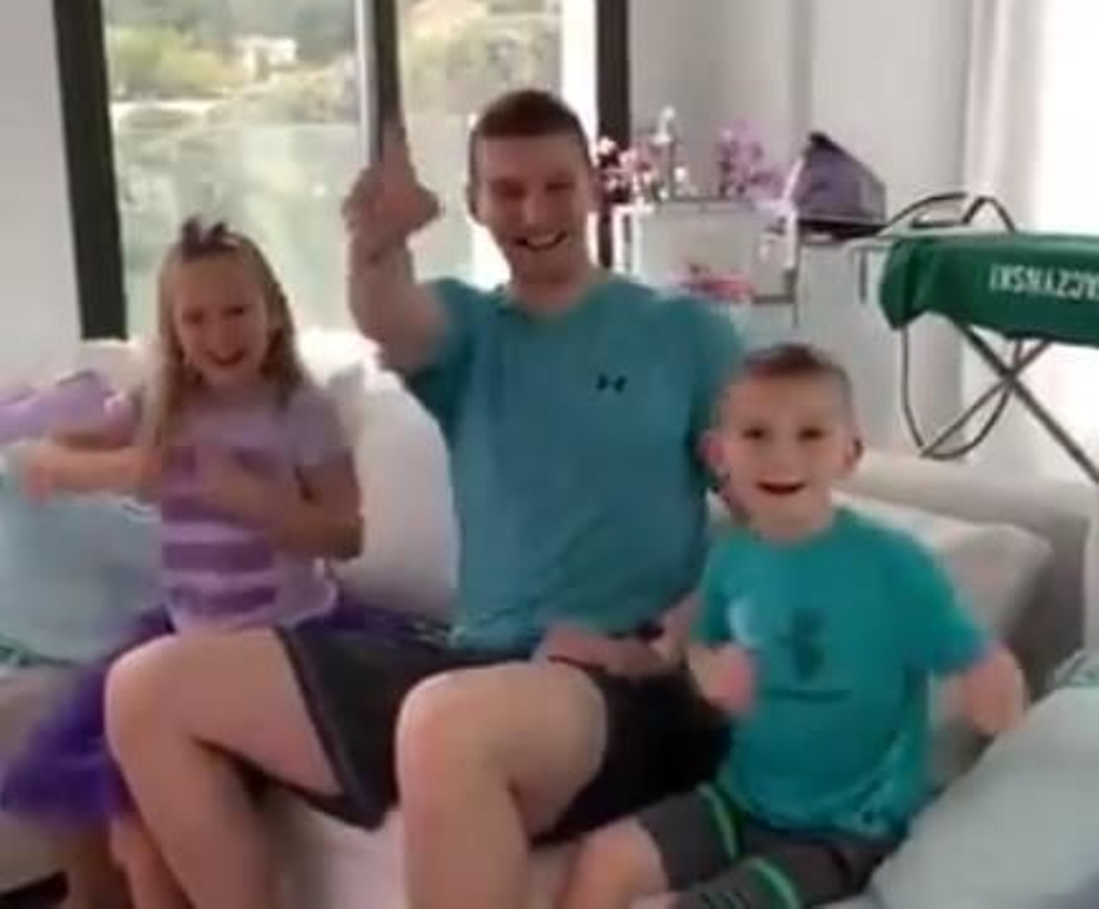 Waczynski, con sus hijos.