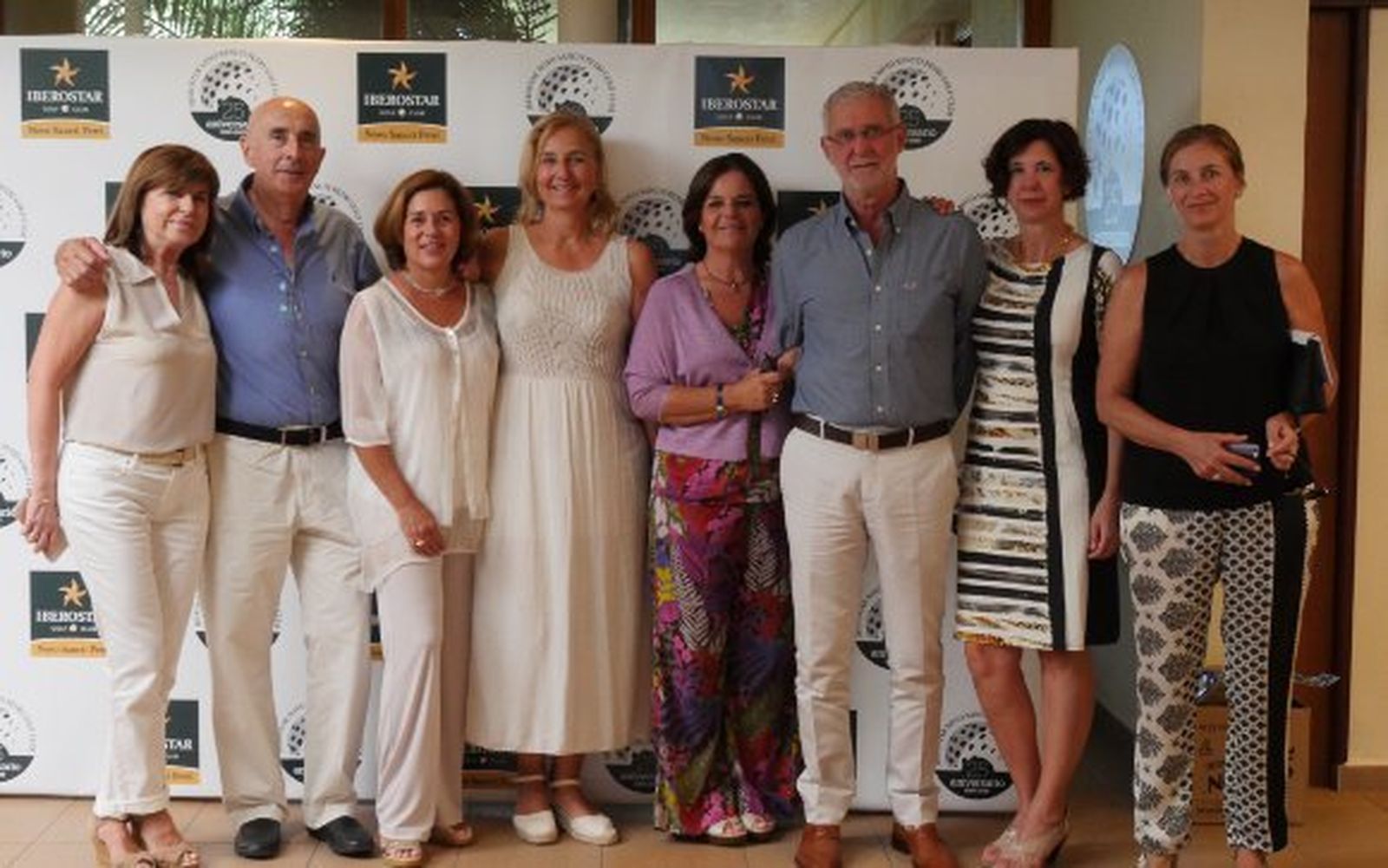 Rosario Alonso, José Luque, Yolanda Loste, Inmaculada Bustelo, Carmen Oliden, Javier Pérez y María Isabel y Francisca Lucero.  Foto: Ignacio Casas de Ciria
