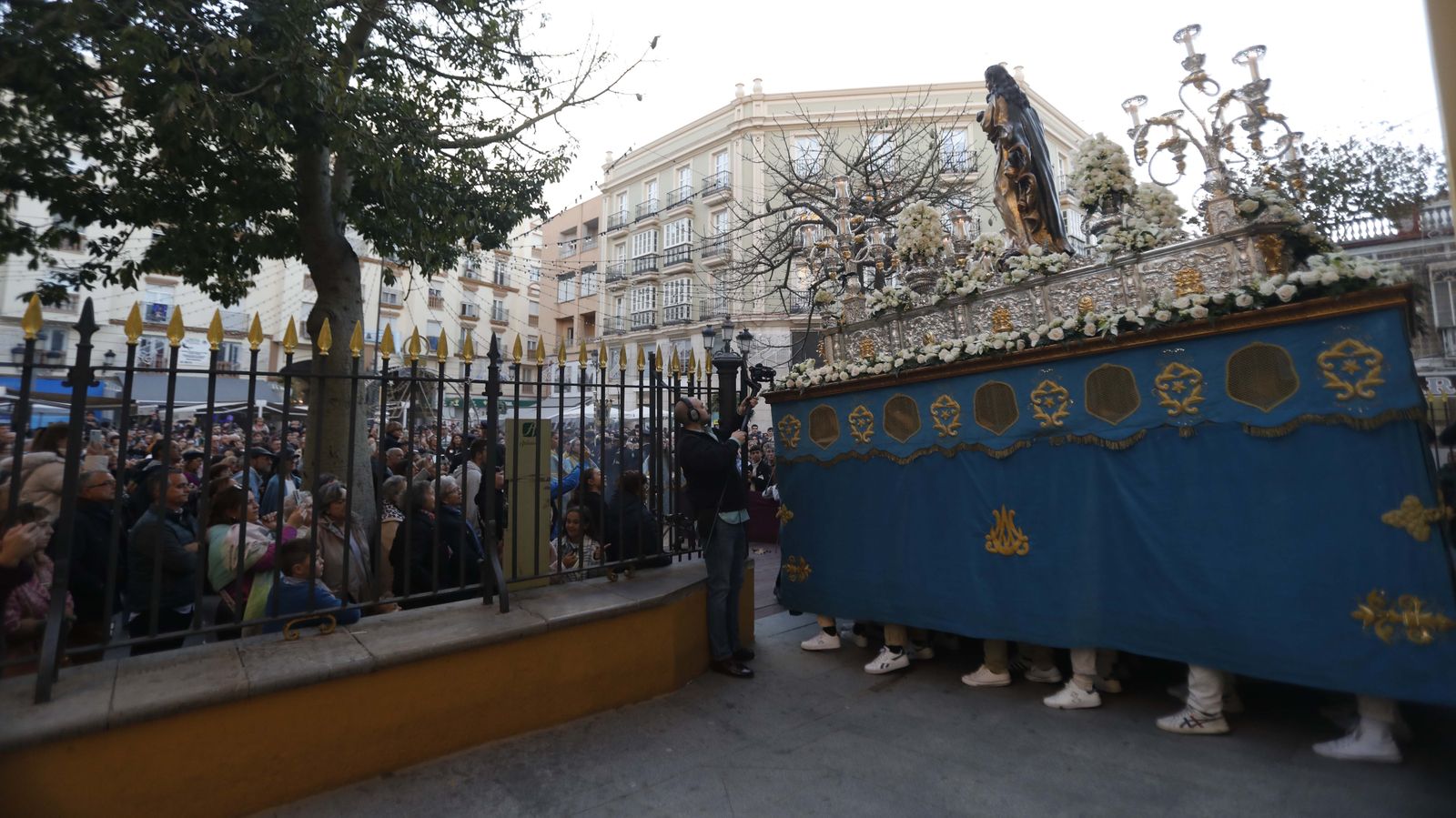 Las fotos de la procesión de la Inmaculada Concepción por las calles de la Línea