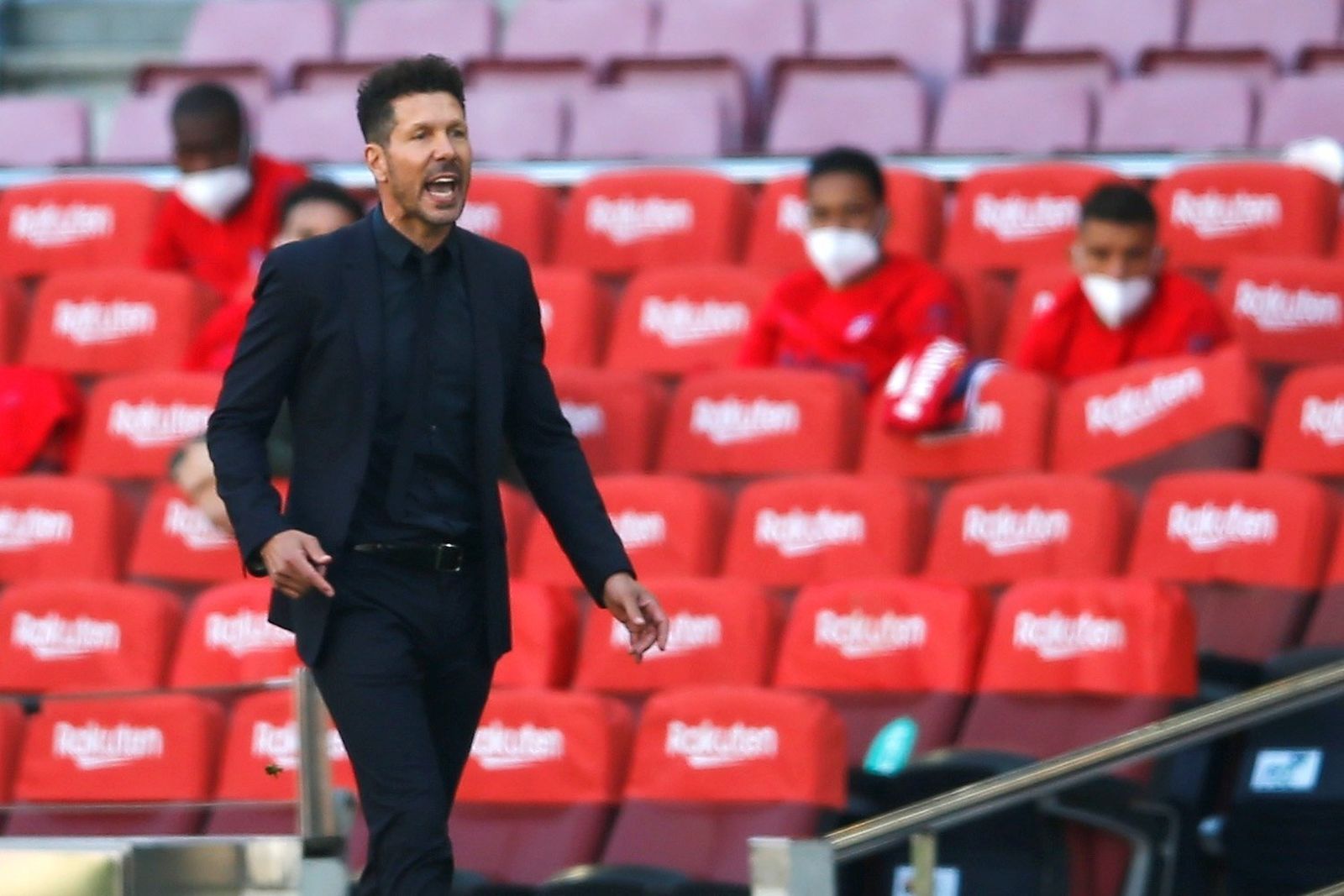 Simeone en el partido contra el Barça
