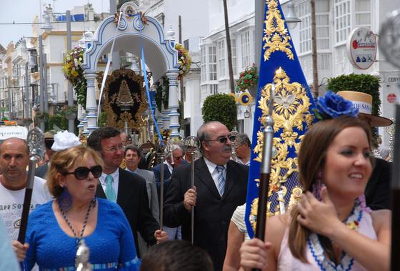 La hermandad de San Fernando comenzó su camino. /Rioja