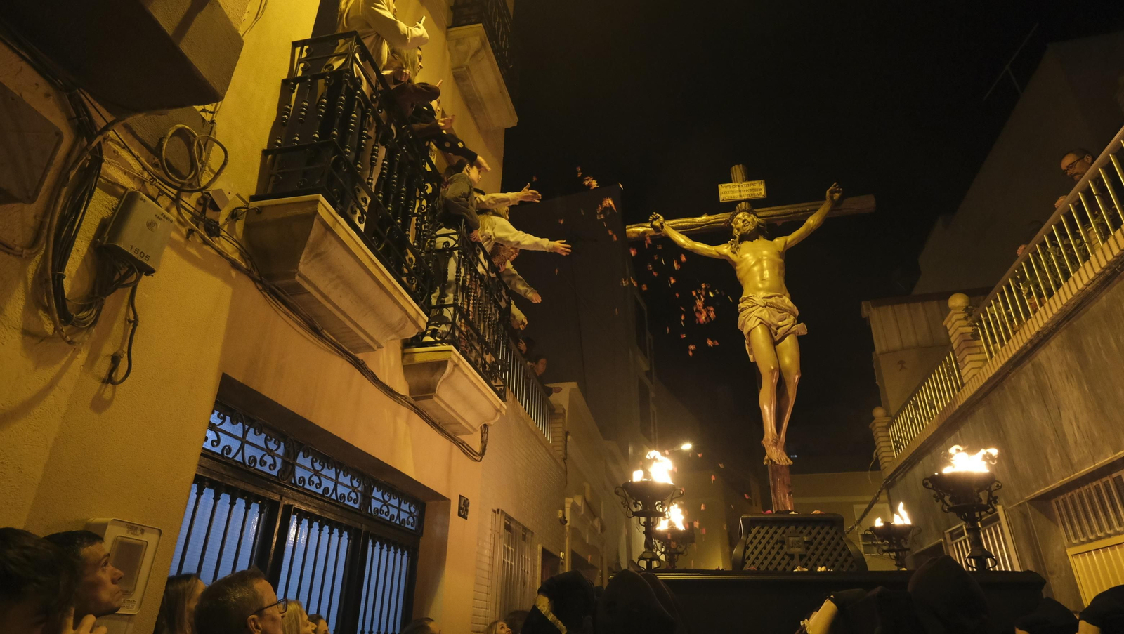 Procesión del Perdón en Almería, en imágenes