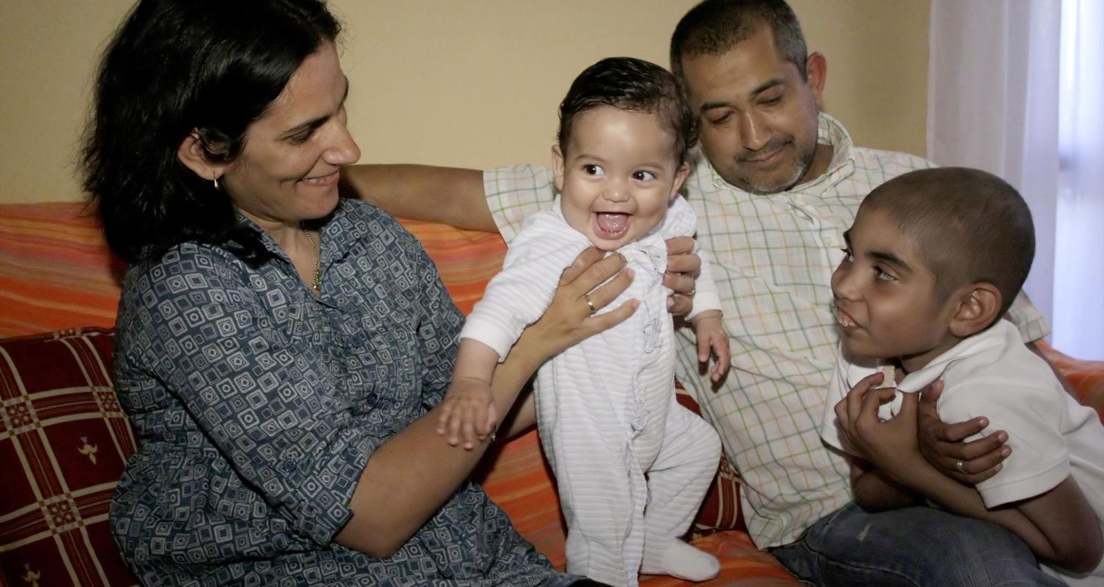 Soledad Puertas y Andrés Mariscal, con Javier y Andrés hace ocho años.
