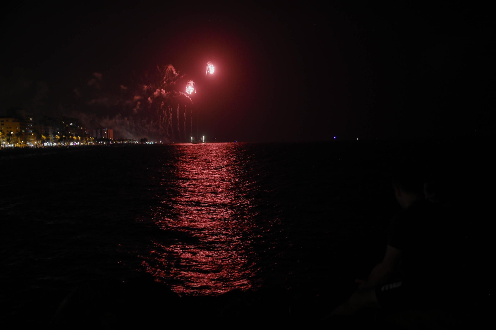 Las mejores imágenes de los fuegos artificiales de la feria de Almeria