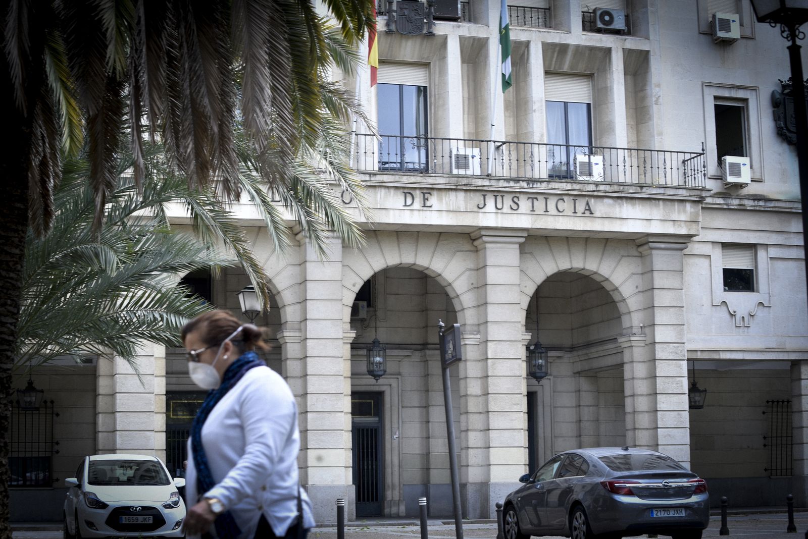 La resistencia en el juzgado de guardia: abogados, policía y guardia civil en el Prado de San Sebastián