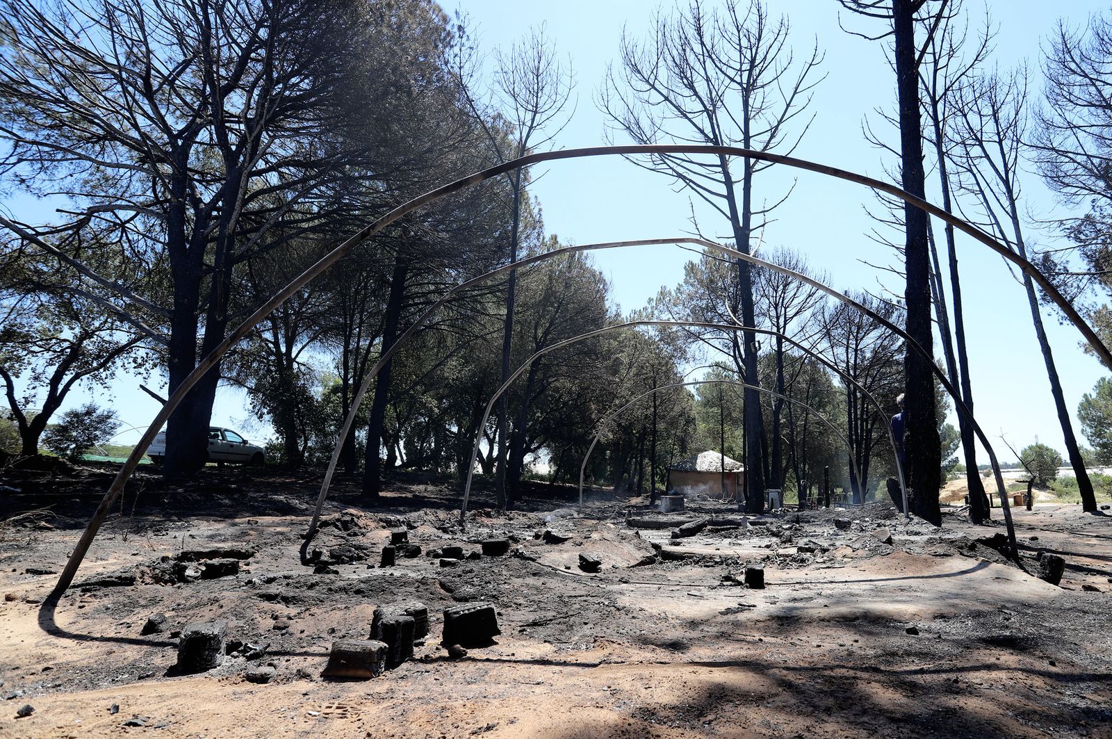Imágenes del incendio de chabolas en Lucena del Puerto