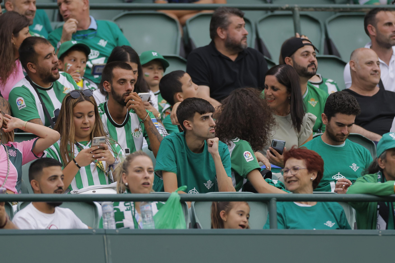 Búscate en las fotos de la despedida de Joaquín
