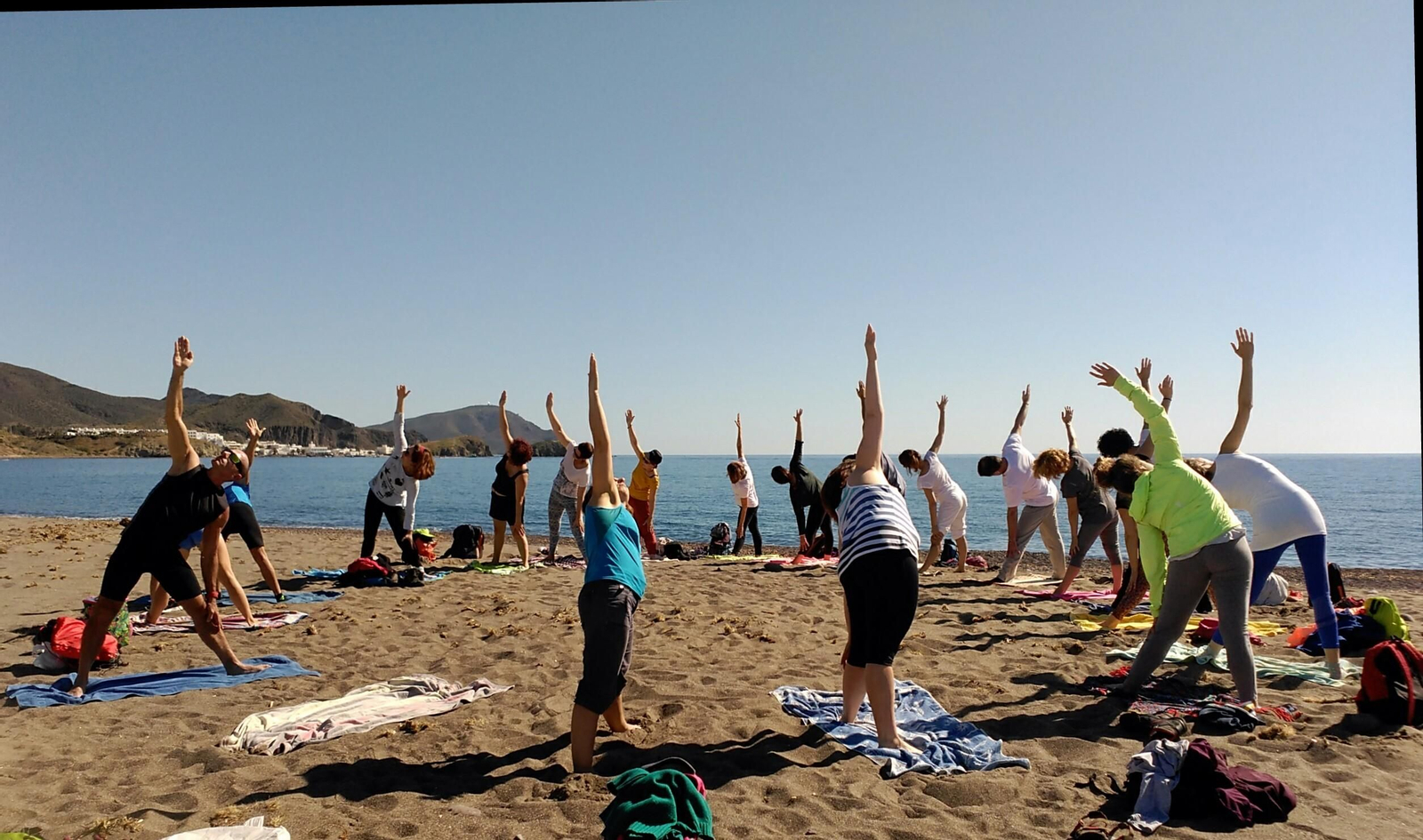 Yoga en el parque natural de Cabo de Gata-Níjar
