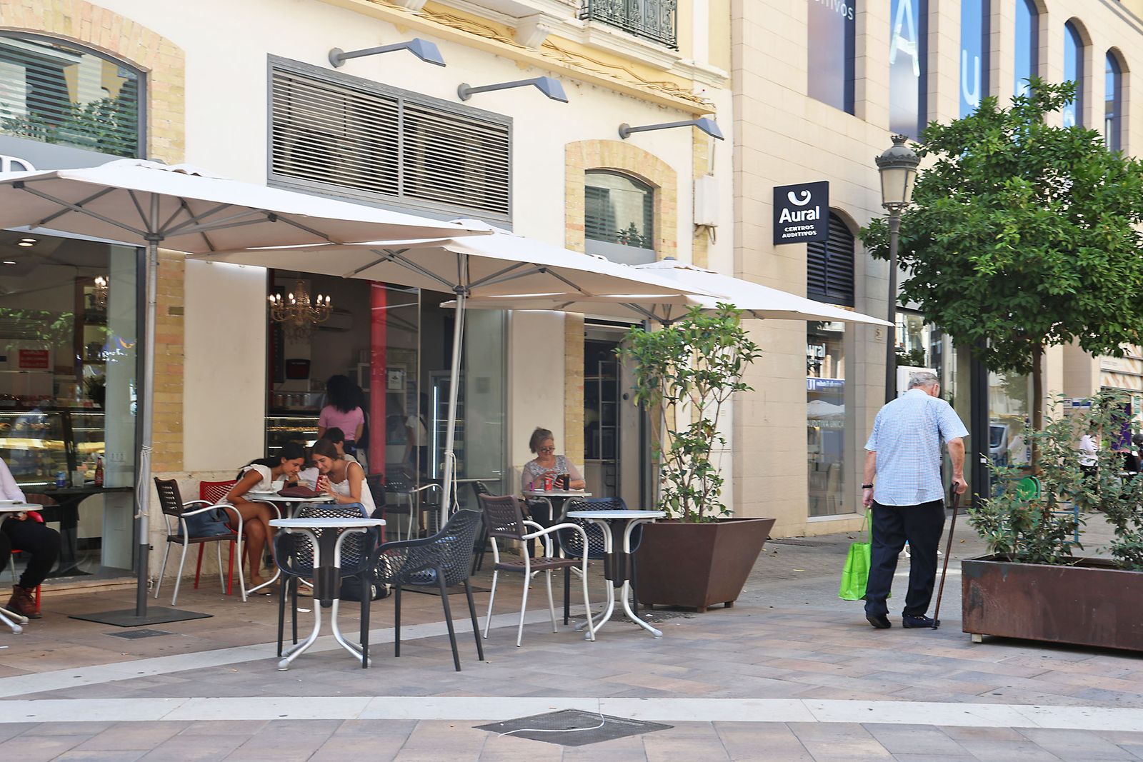 Imágenes del bullicio en las esquinas de la Placeta