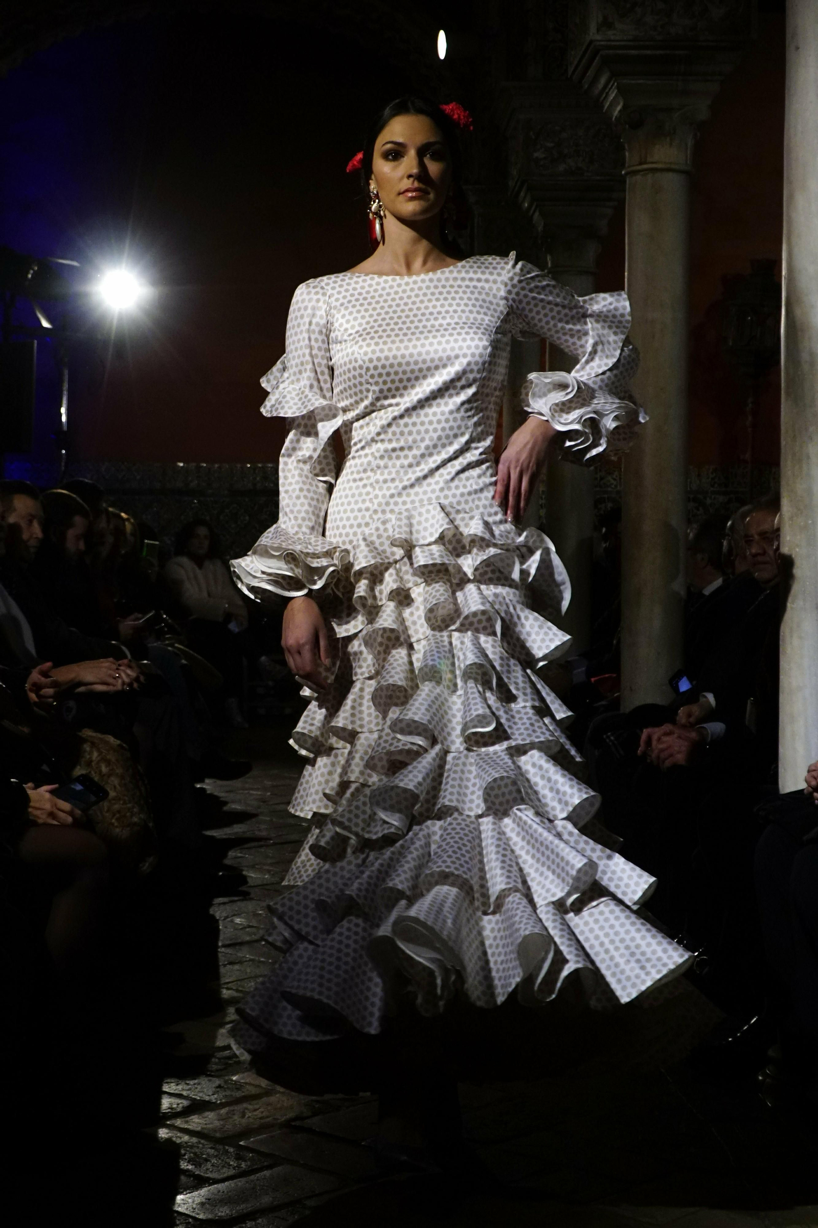 Se abre la temporada de moda flamenca 2020: todas las fotos del desfile de Lina 1960