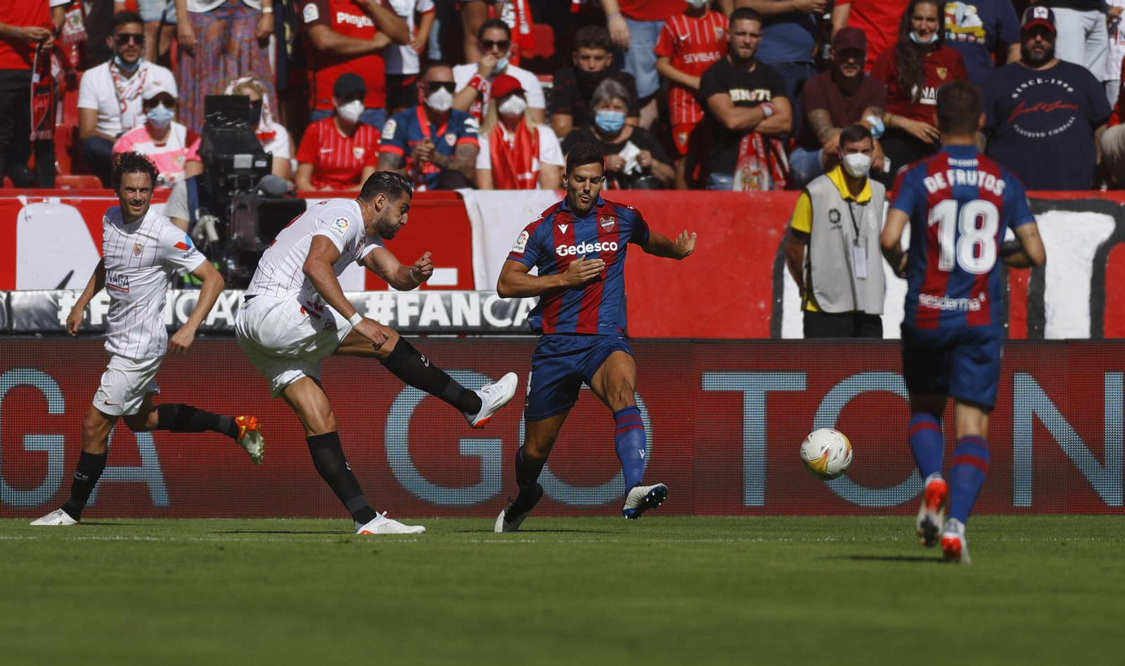 Las imágenes del Sevilla-Levante