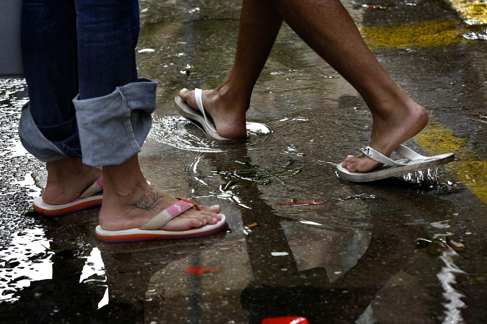 En verano nos relajamos y somos muchos menos estrictos con lo que cubrimos los pies