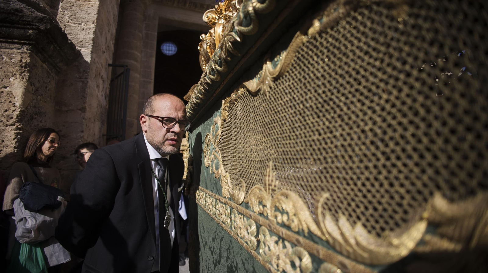 Imágenes de la Hermandad de La Vera-Cruz en el Jueves Santo de Jerez 2025