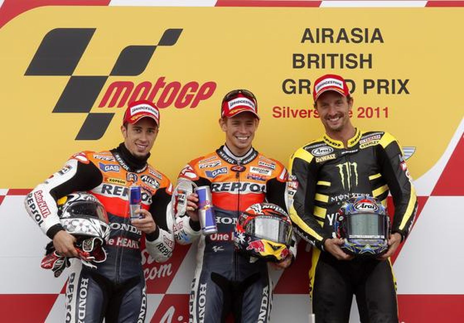 Andrea Dovizioso, segundo en Silverstone; Casey Stoner, primero, y Colin Edwards, tercero.

Foto: EFE