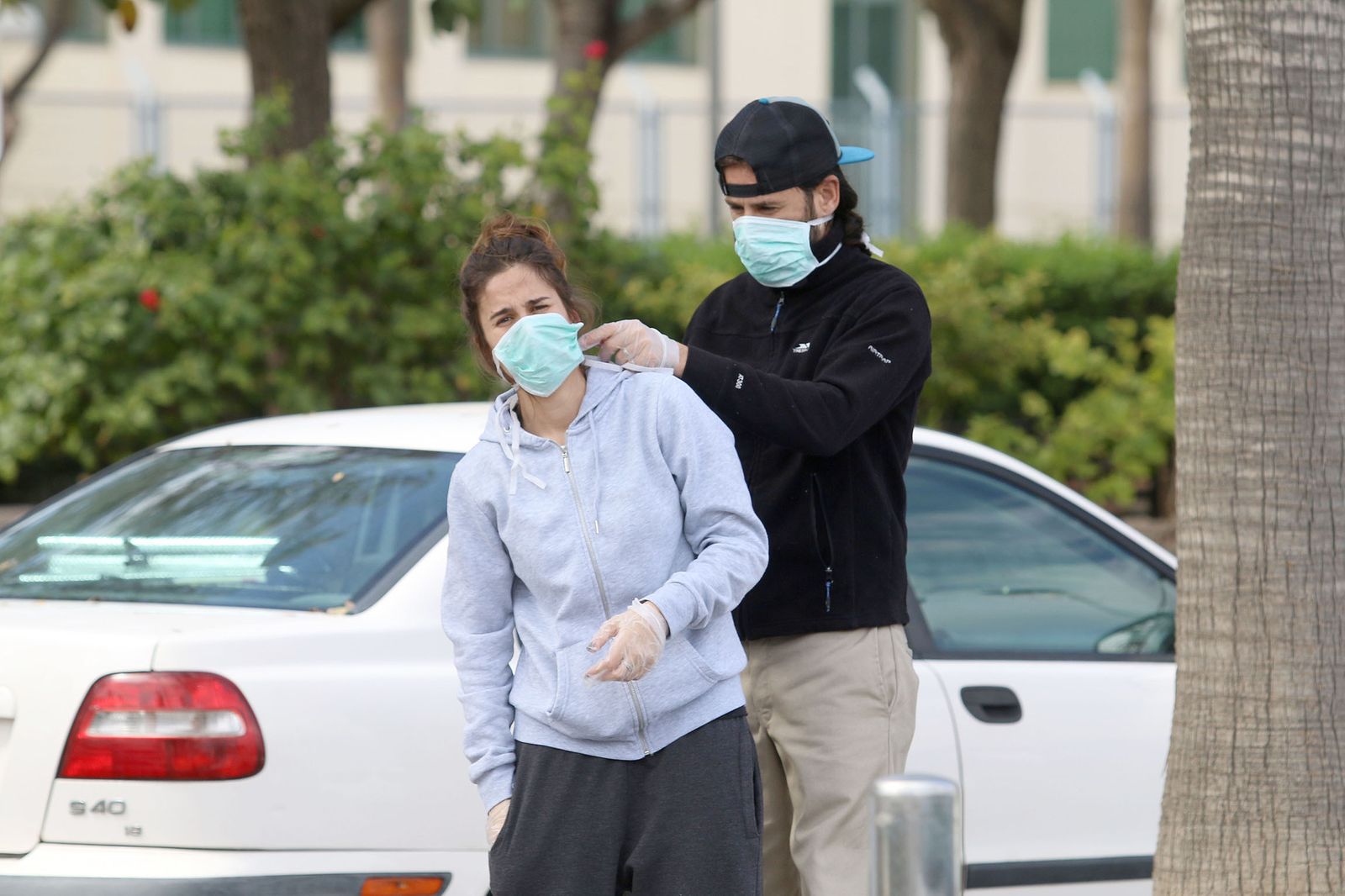 El uso de máscaras y guantes es ya una constante entre los almerienses estas semanas.