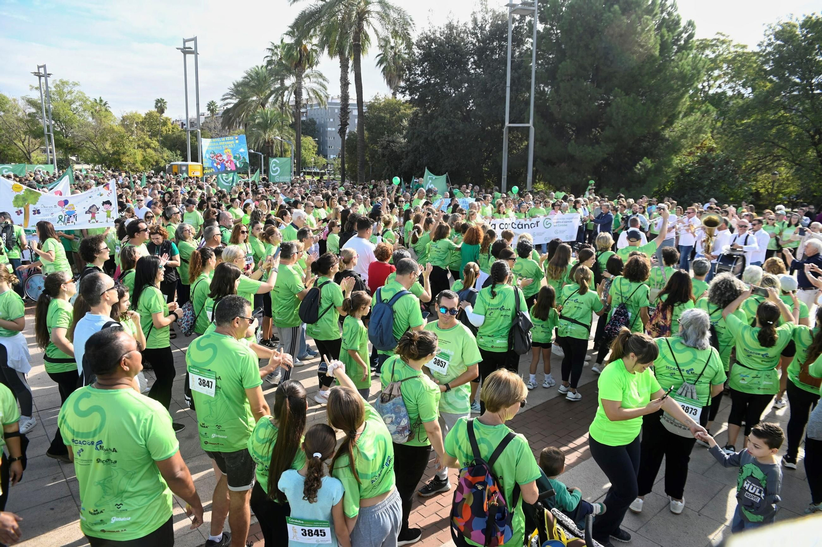 La XVIII Carrera contra el Cáncer en Córdoba, en imágenes