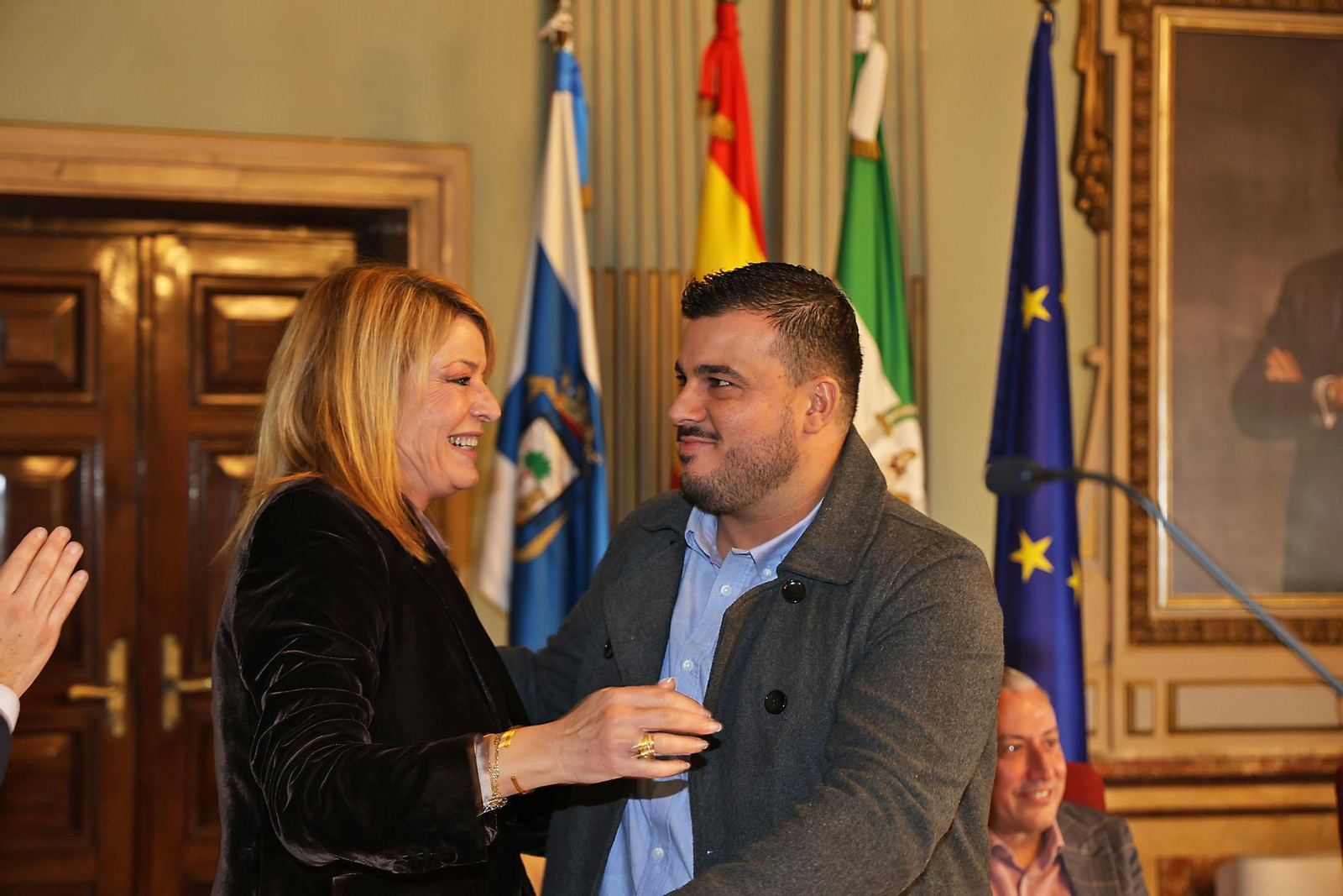 Sus Majestades Los Reyes Magos son coronados en el Ayuntamiento de Huelva