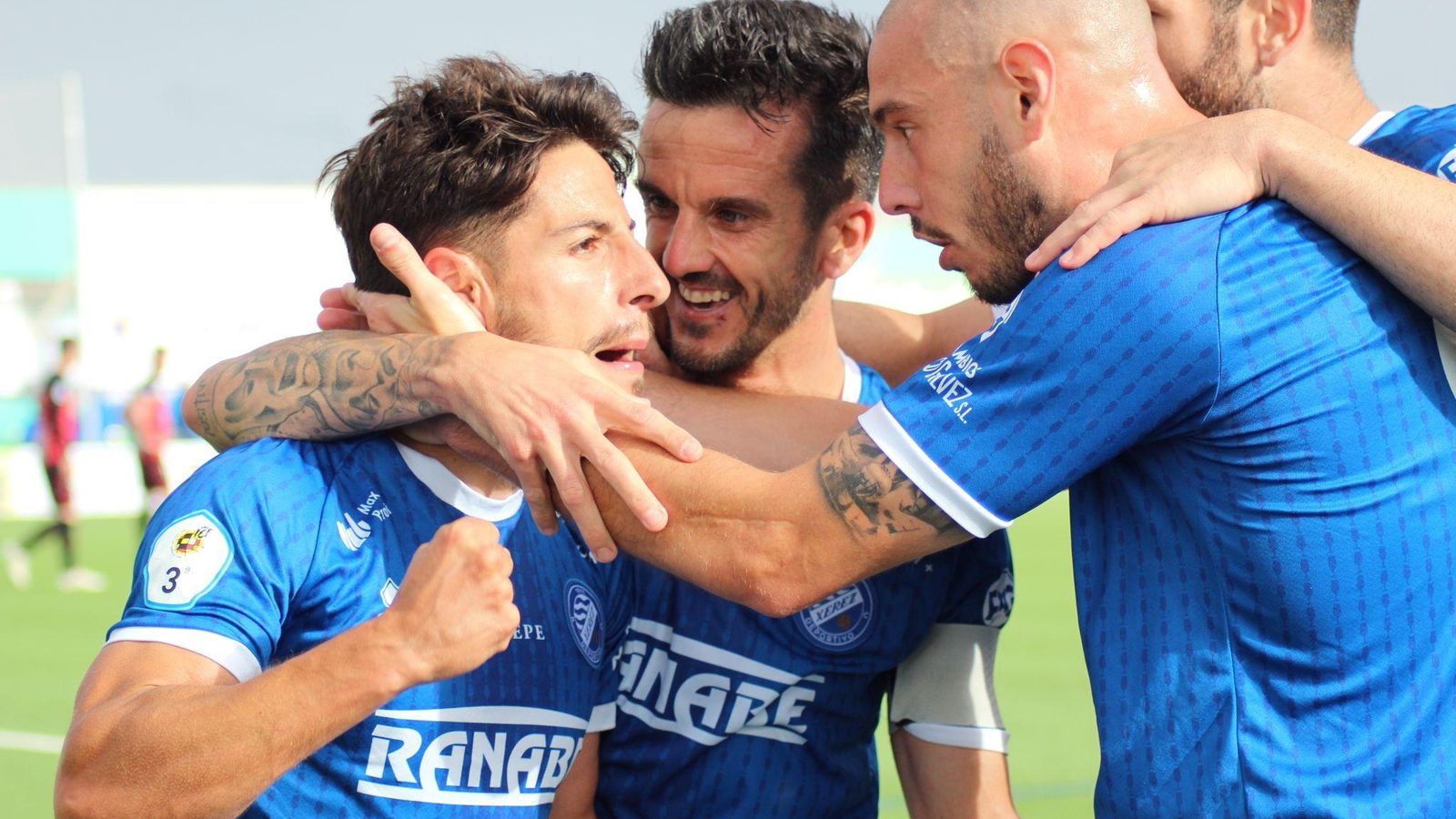 Javilillo celebra uno de los goles en Puente Genil el día del ascenso a Segunda RFEF. Javilillo celebra uno de los goles en Puente Genil el día del ascenso a Segunda RFEF.