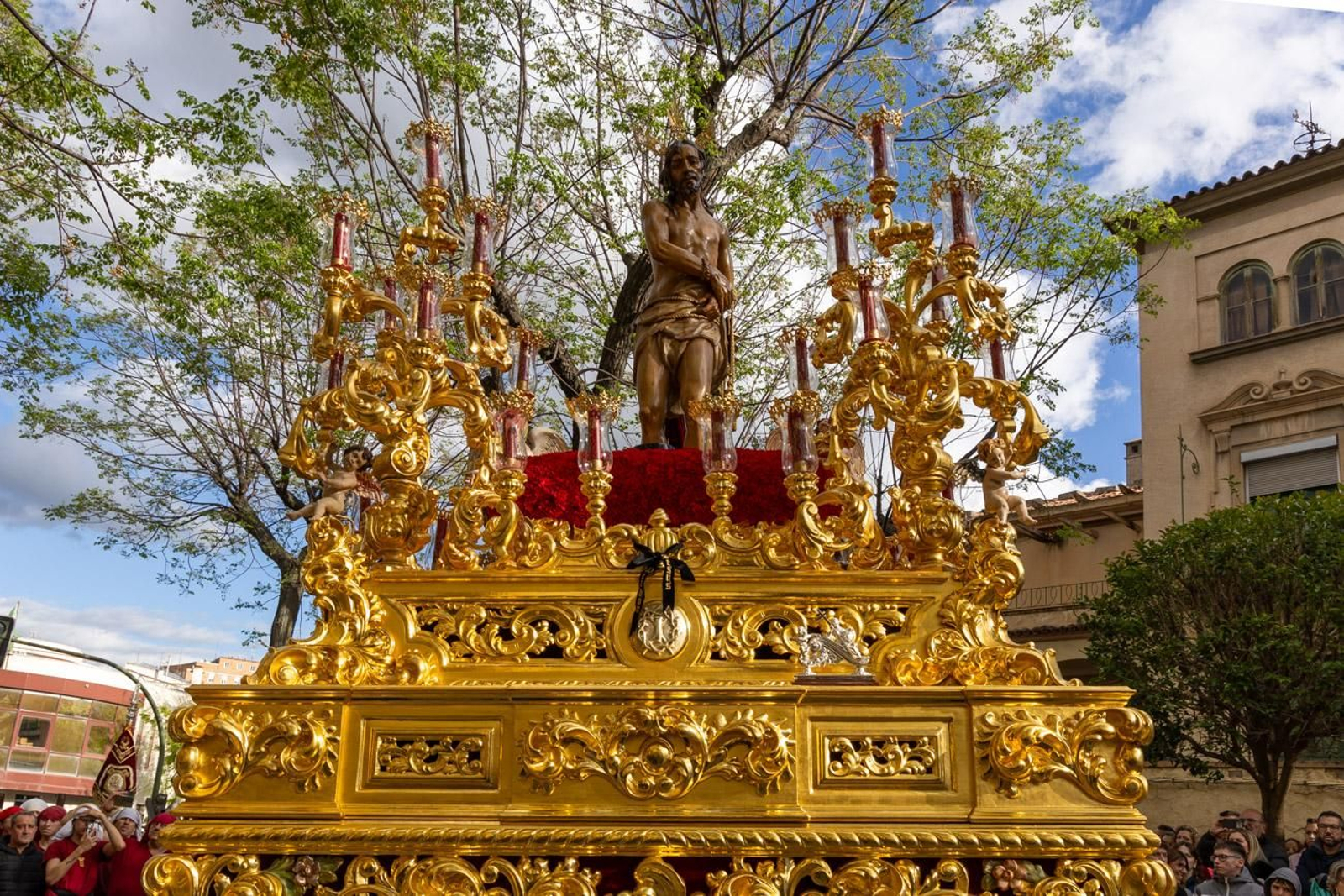 Los jiennenses se entregan a una tarde de Amor, Perdón y Esperanza.