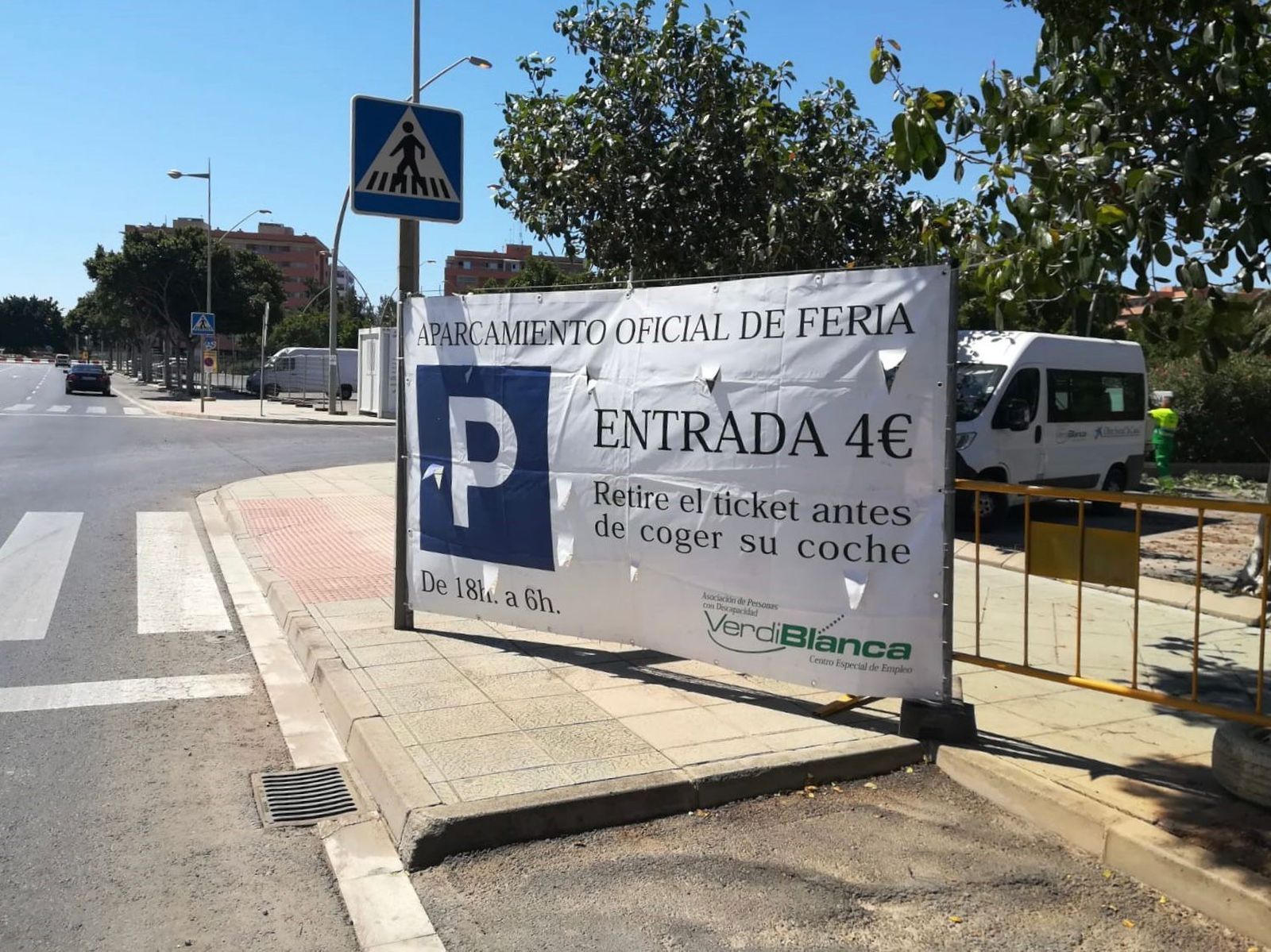Aparcamiento de la Feria de Almería junto al estadio