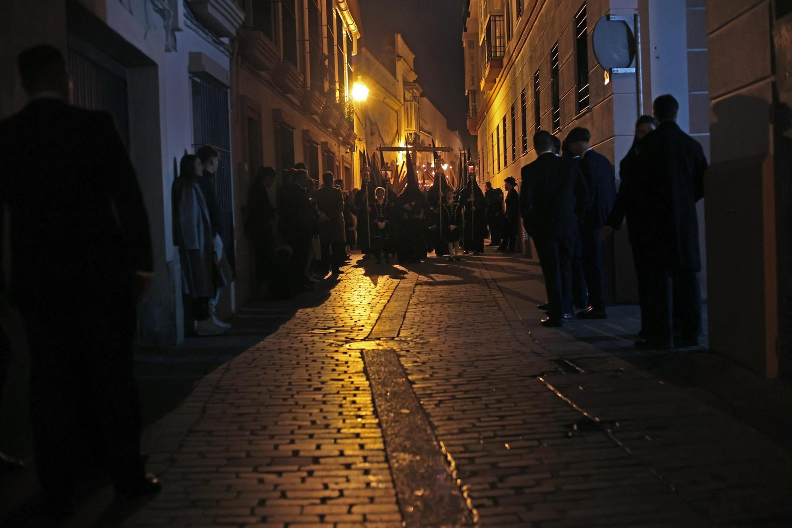 Imágenes de las Hermandades de la madrugada del Viernes Santo en Jerez 2025