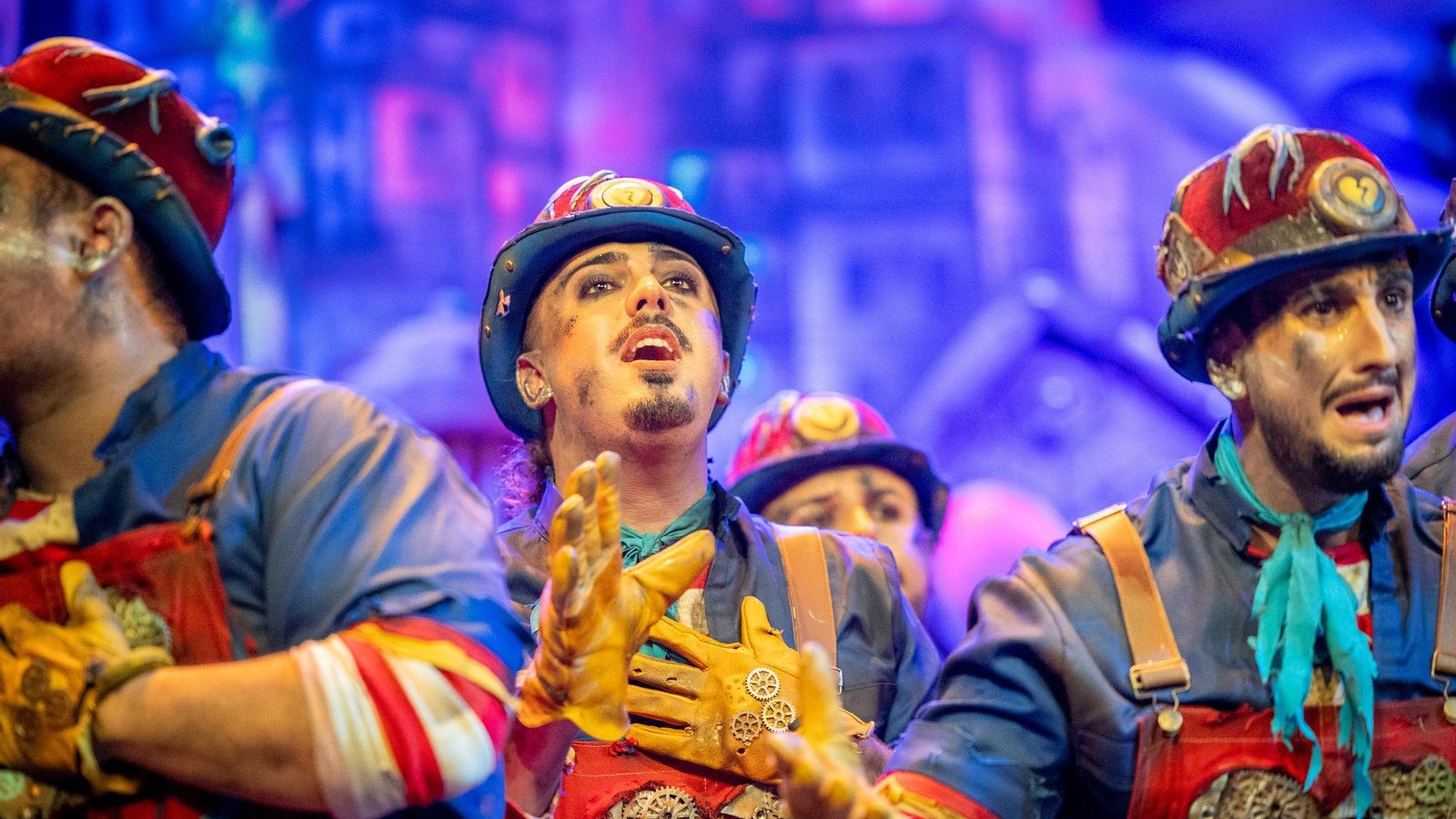 Búscate entre las mejores imágenes de la primera sesión de cuartos de final del COAC 2025