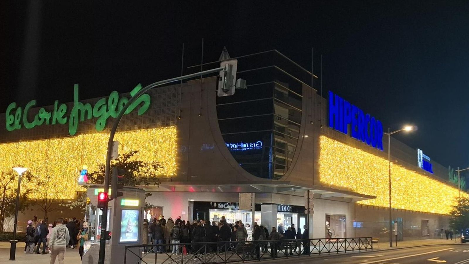 Encendido iluminación navideña Arabial