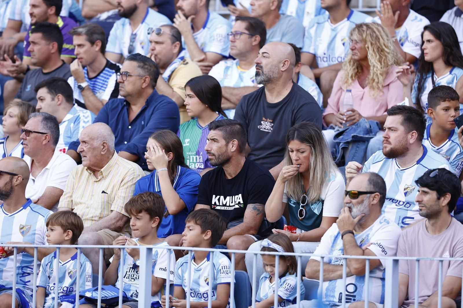 Búscate en las gradas de La Rosaleda durante el Málaga-Cádiz