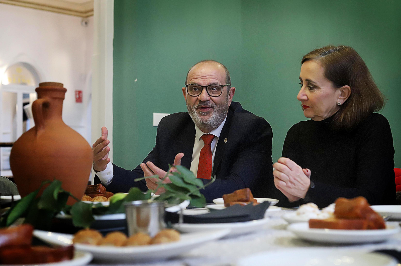 Imágenes de la tertulia cofrade "El Aguaó" de Huelva Información