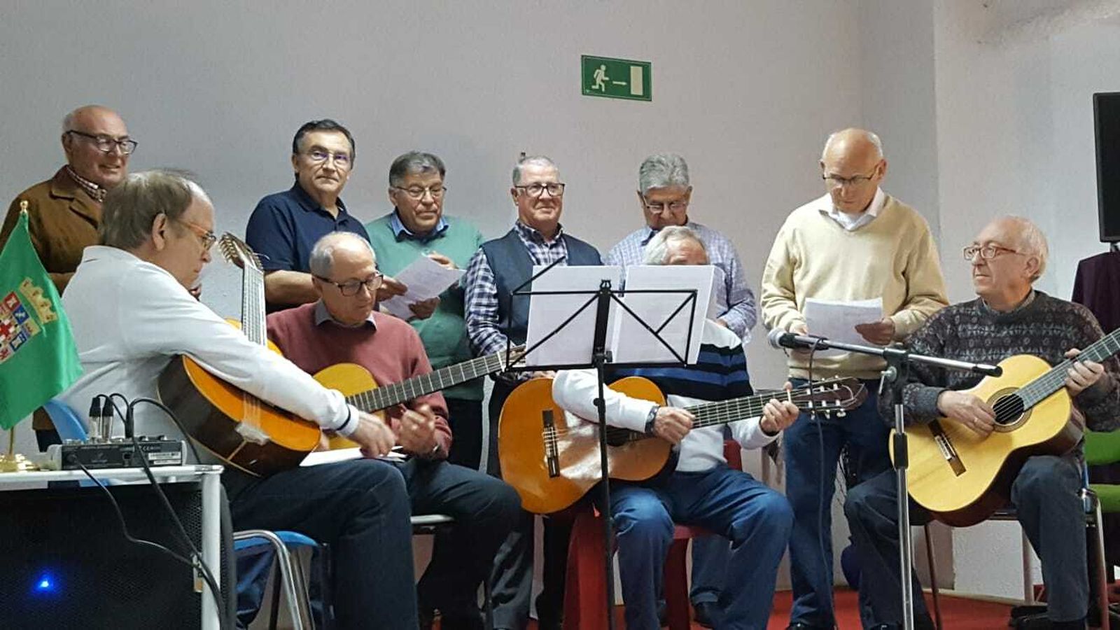 Un momento musical en el homenaje.