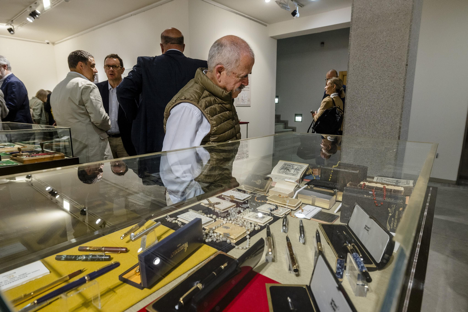 Las imágenes de la inauguración de la exposición por el centenario de la librería Bozano en San Fernando.