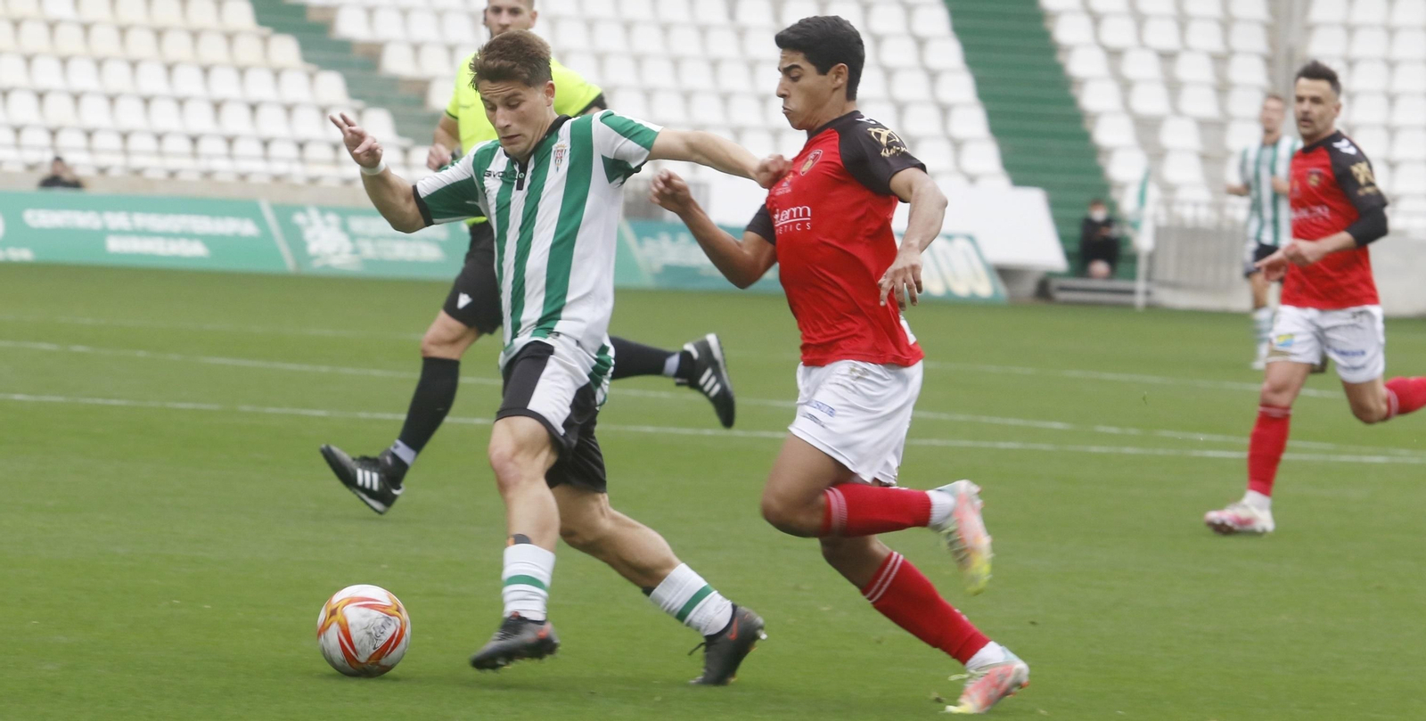 Lance del encuentro del Córdoba B y el Salerm de esta temporada.