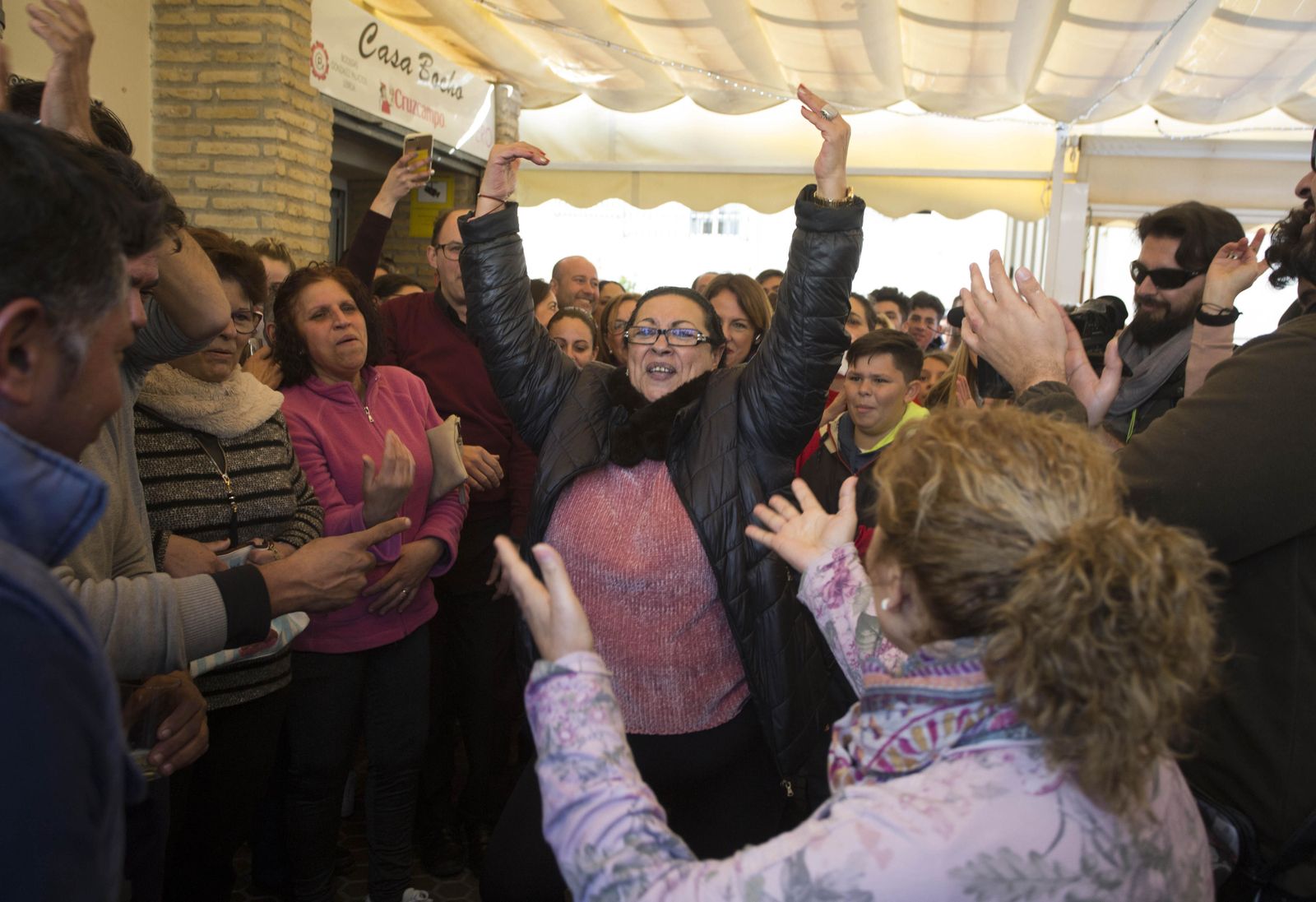 Lebrija celebra su suerte en  la Lotería de Navidad