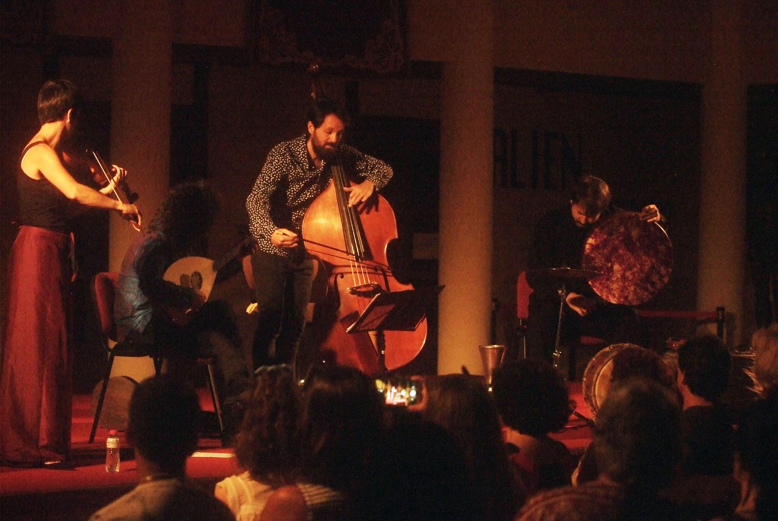 Euskal Barrokensemble durante su actuación en el Castillo de Santa Ana en Roquetas.