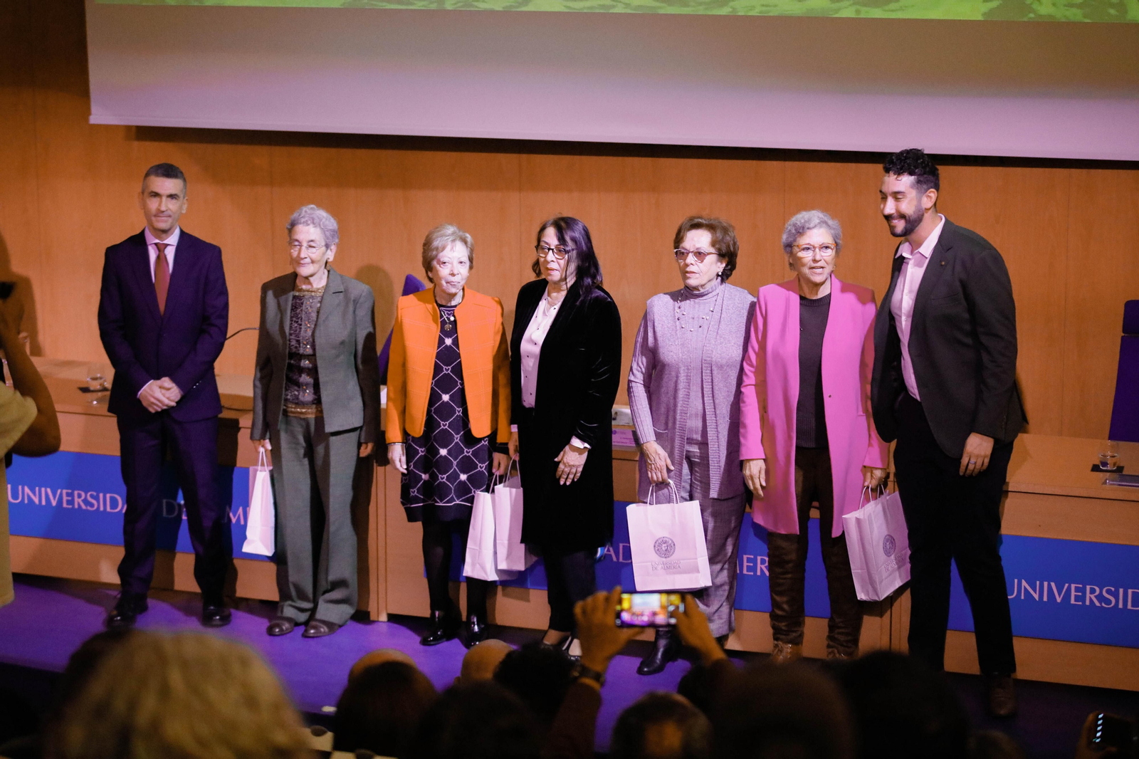 Entrega de distinciones en Salud UAL, en imágenes