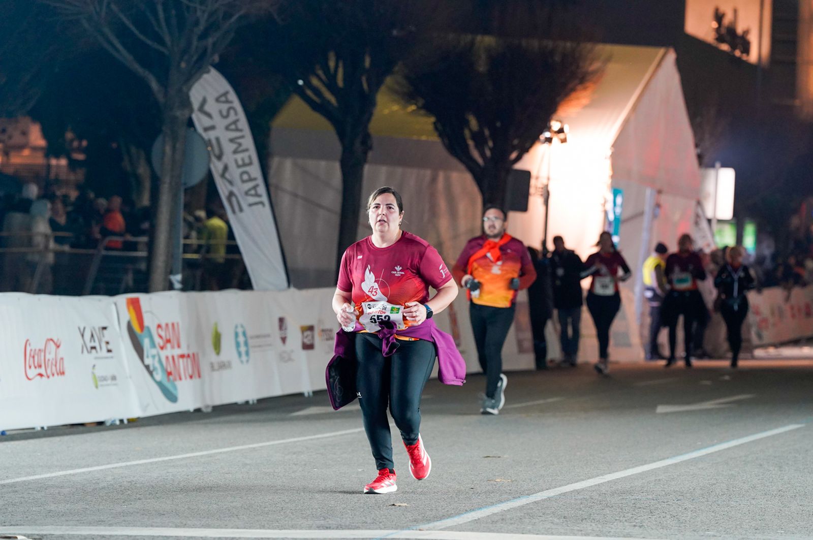 En imágenes: búscate en tu llegada a meta de la Carrera de San Antón 2026 (5)