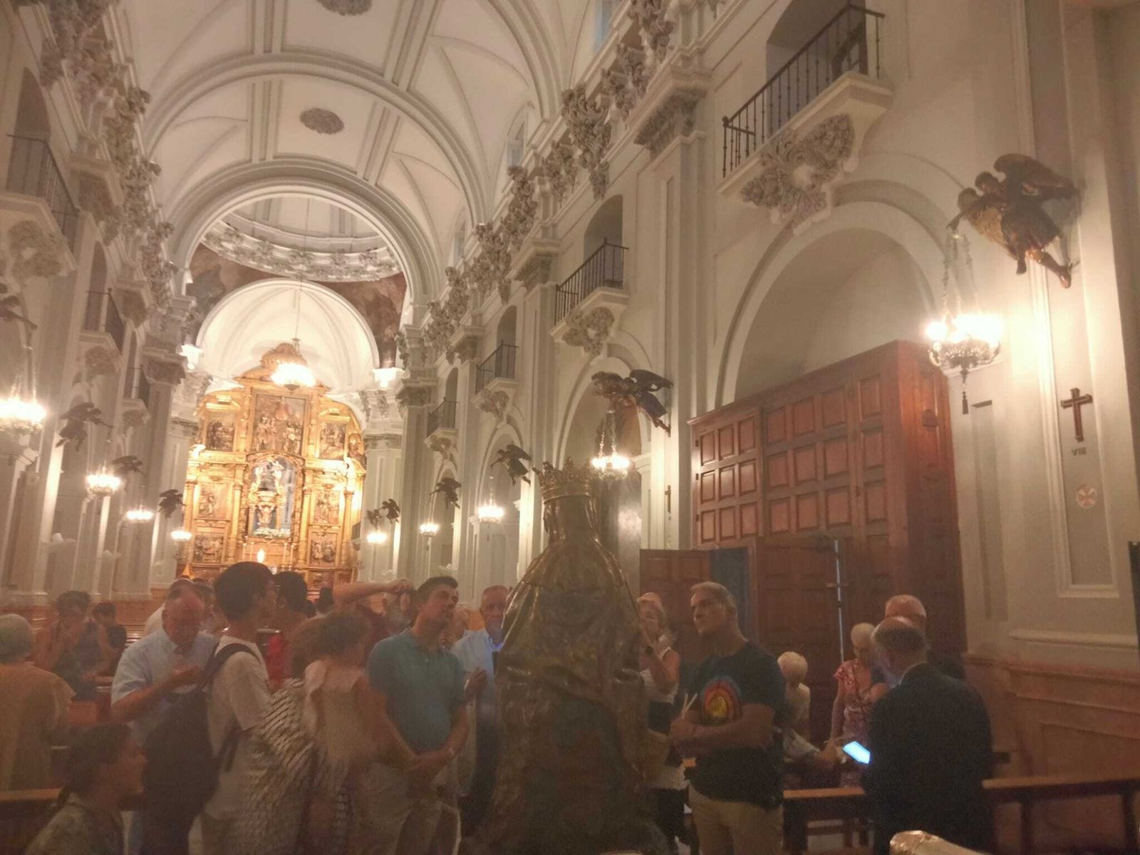 Entronización  de Santa María de la Victoria.