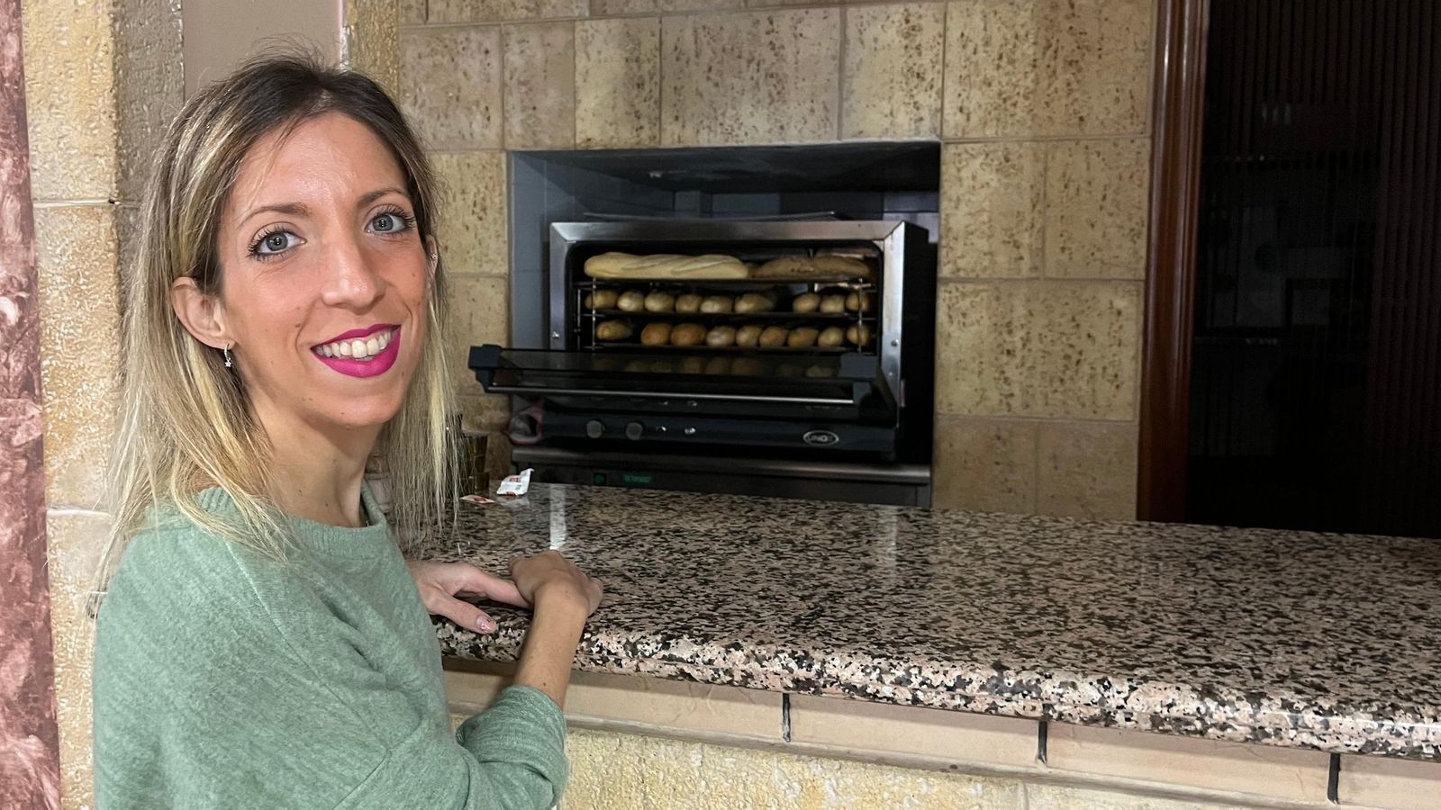 Haciendo pan en la Cati