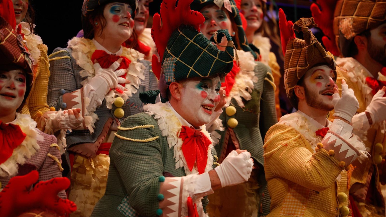 Búscate entre las mejores imágenes de la tercera semifinal del COAC 2025