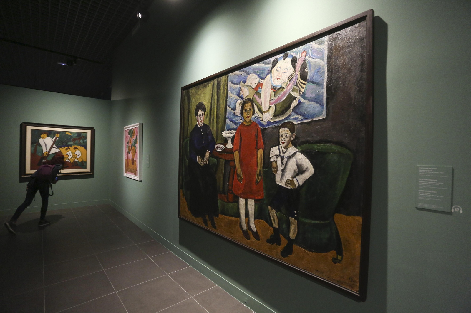 El Museo Ruso de Málaga estrena tres nuevas exposiciones, en fotos