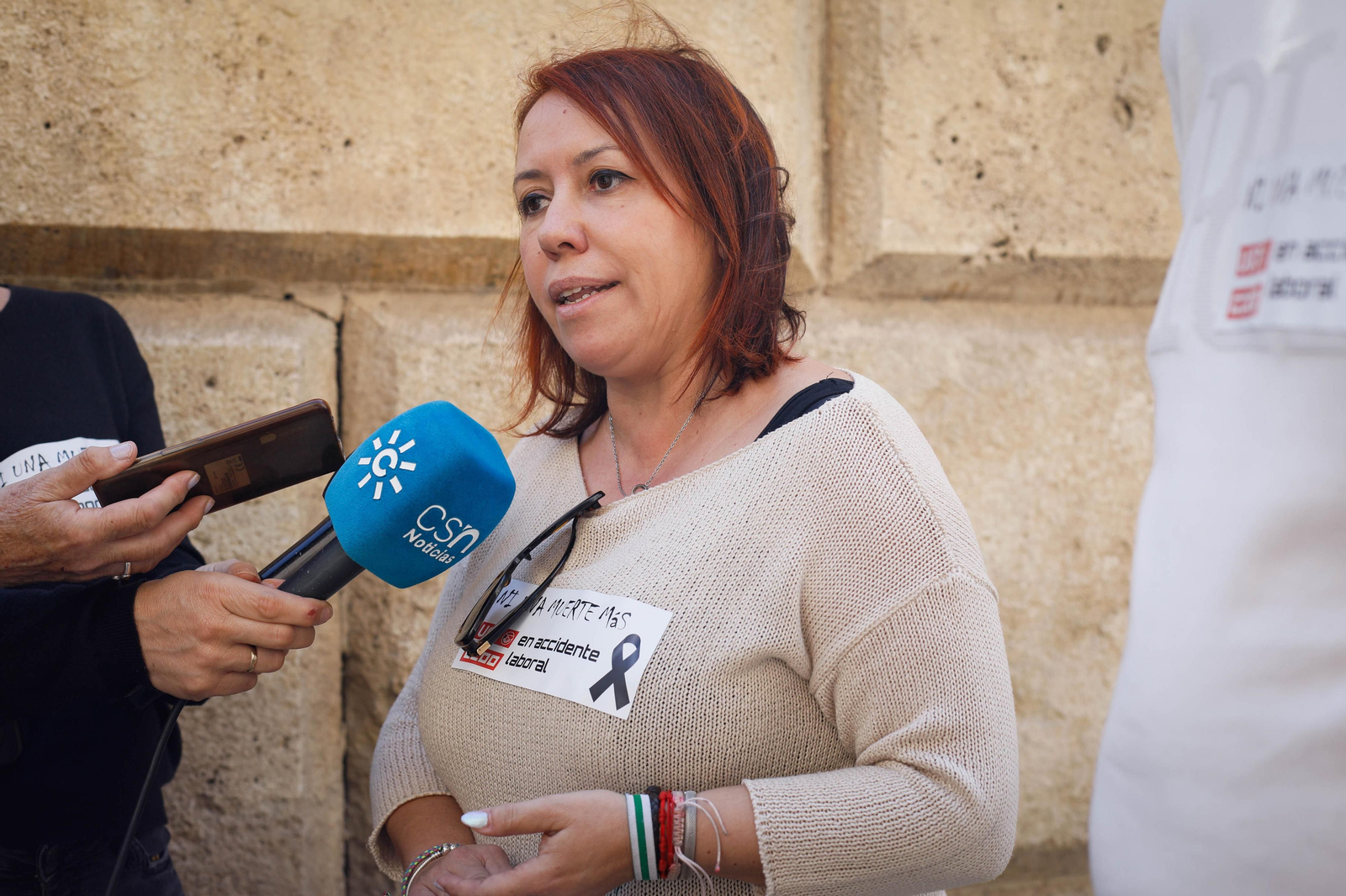 Imágenes de la concentración por muerte de un trabajador en accidente laboral