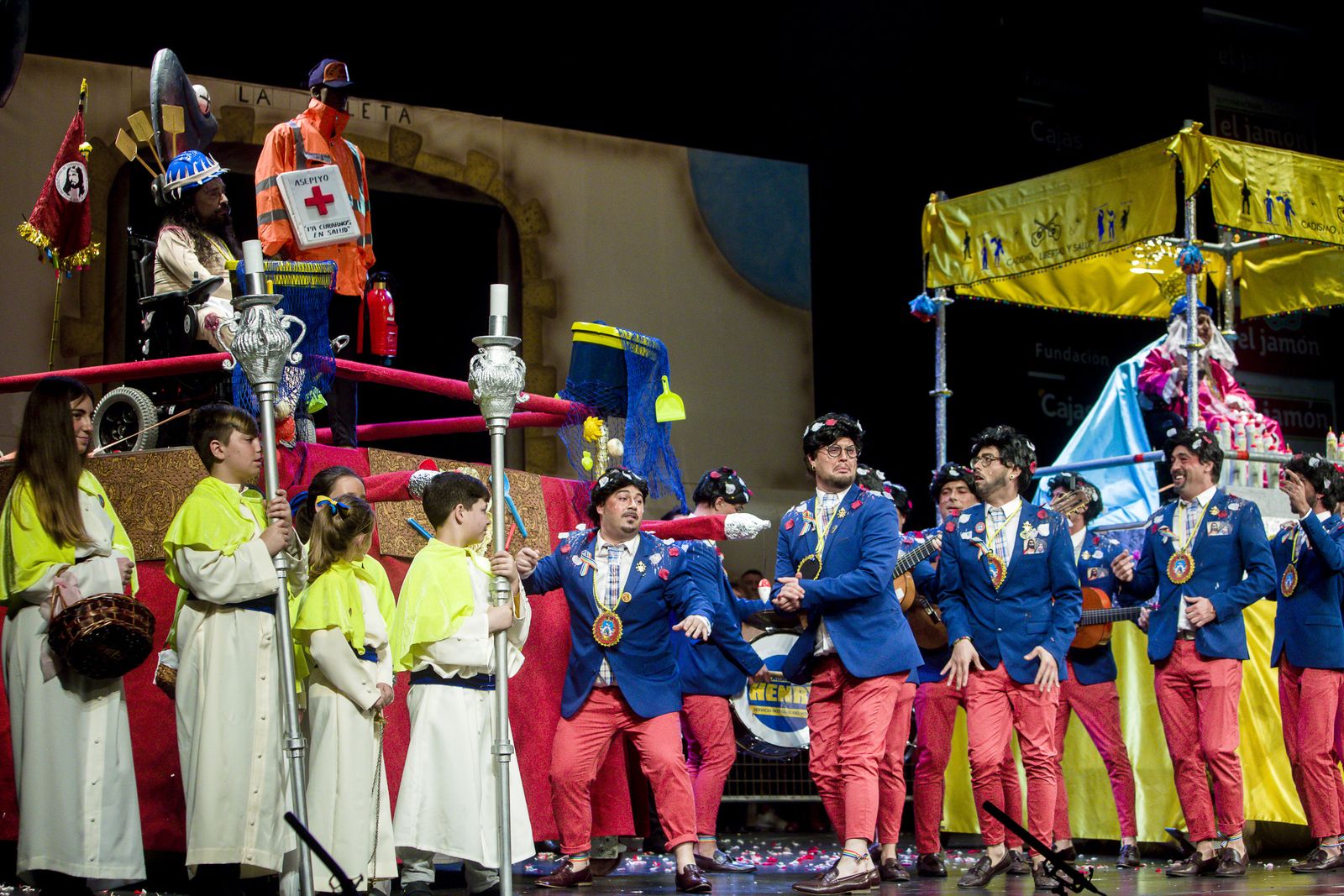 Chirigota Aquí estamos de paso.