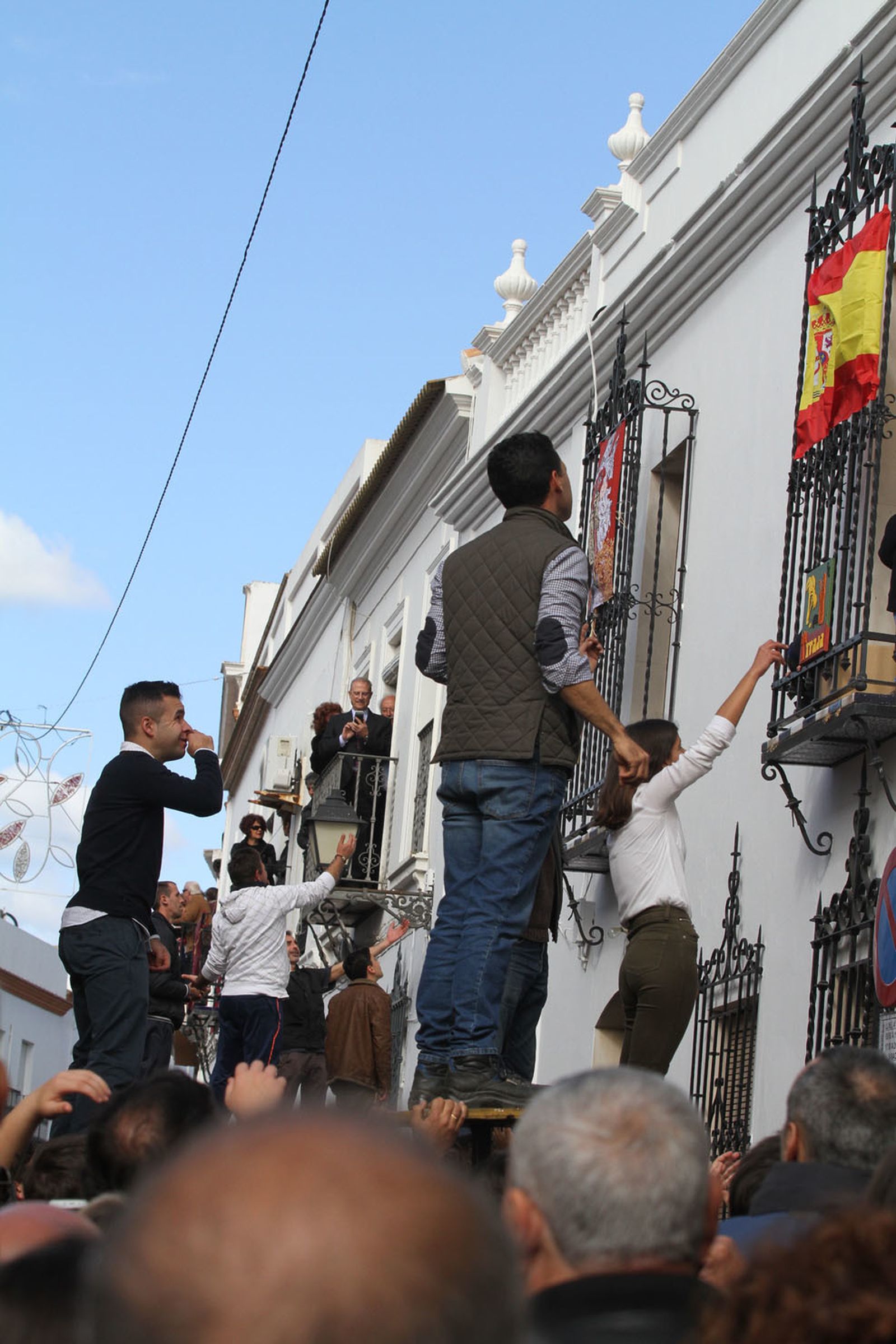 Imágenes de las tiradas en honor a San Antonio Abad en Trigueros